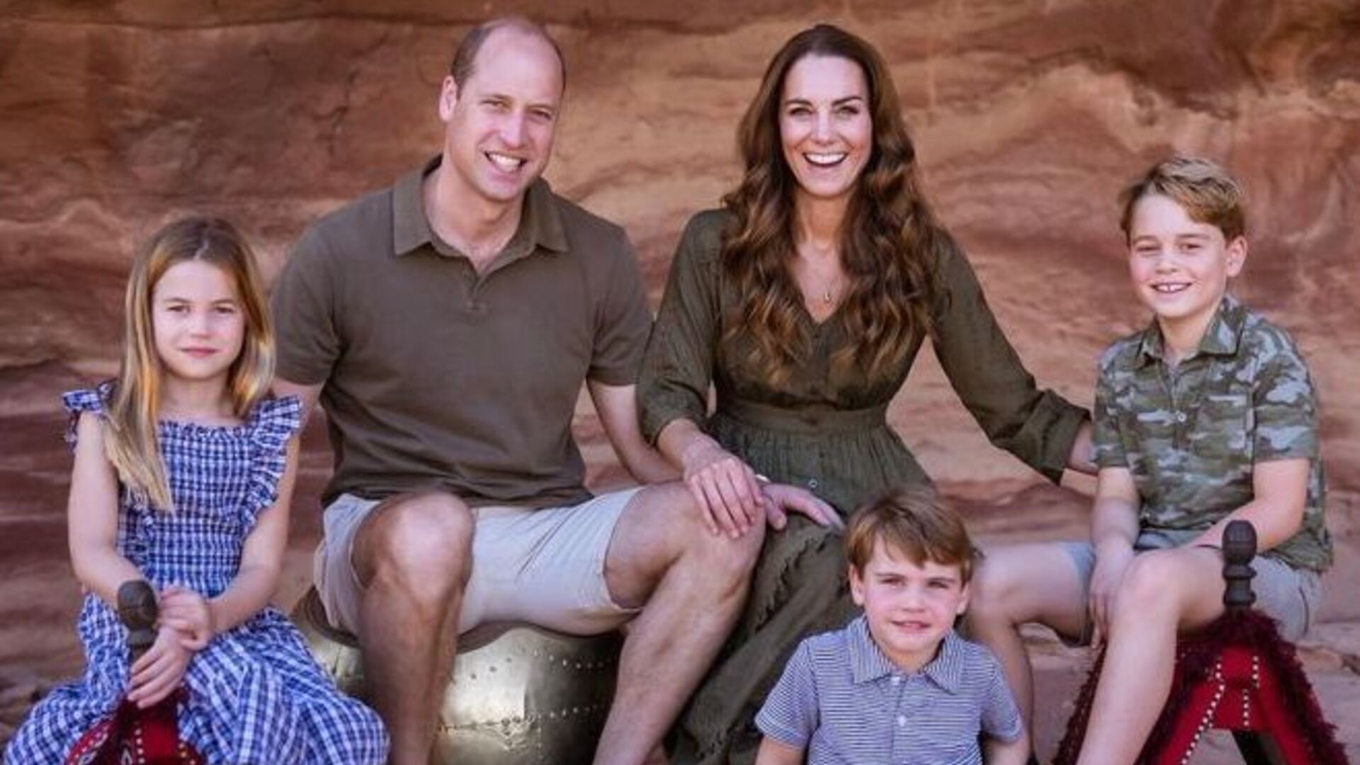 Mãe de Kate Middleton revela planos para passar o Halloween com os netos