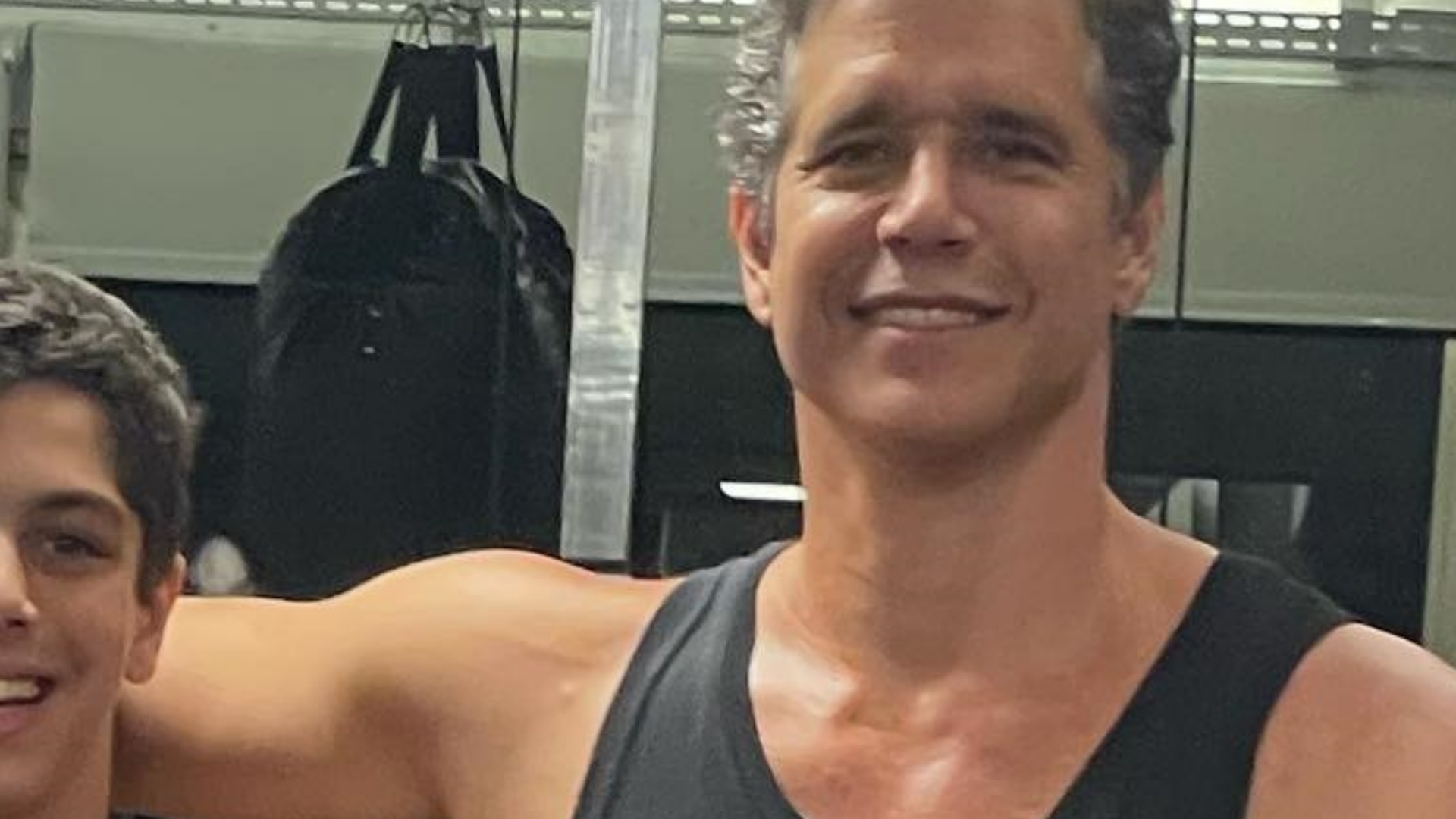 Marcio Garcia impressiona ao postar foto com o filho após treino: “Atletas”