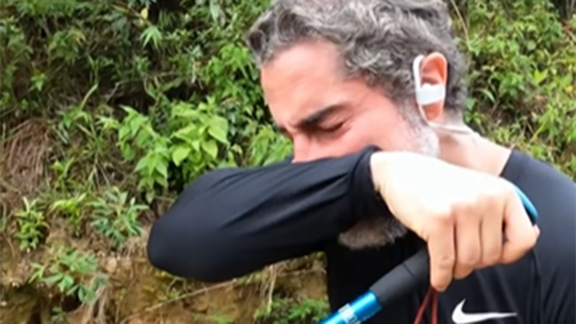 Marcos Mion chora ao falar de sua fé: ‘Não existe força maior’