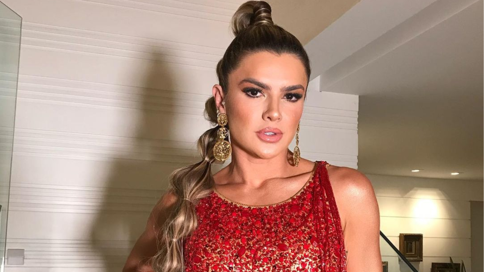 De look aberto, Mirella Santos choca ao mostrar barriga mega torneada: ”Gata”