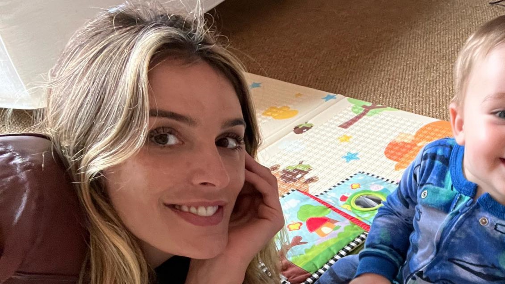 Rafa Brites encanta ao surgir brincando com o filho caçula, Leon: “Perfeição”