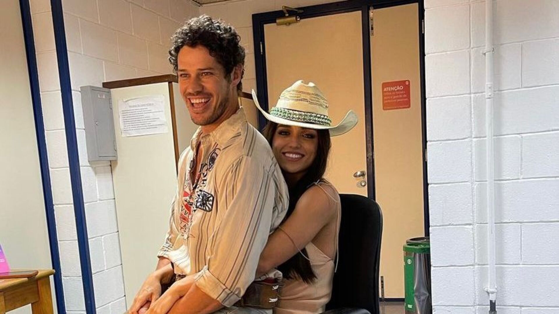 Rafa Kalimann pede spoilers do final de “Pantanal” para o namorado José Loreto