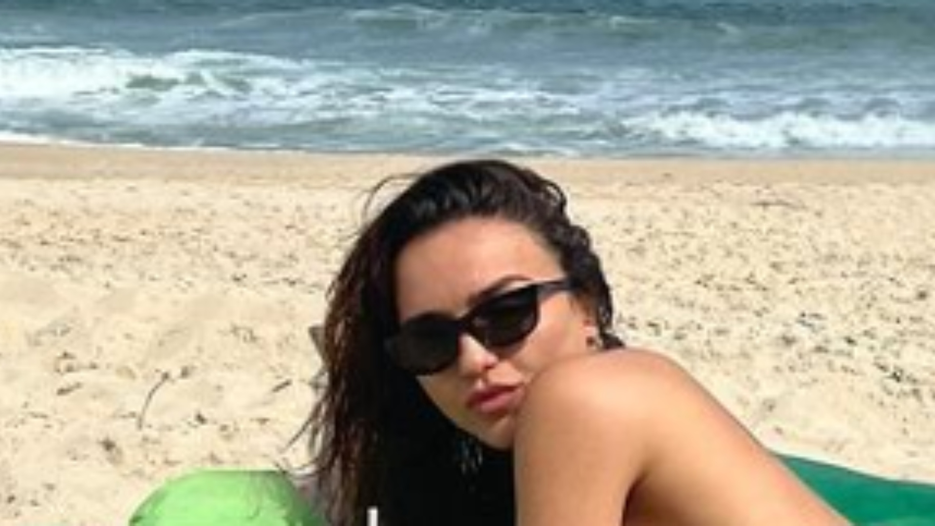 Rafa Kalimann deixa seguidores babando ao aparecer na praia no Rio de Janeiro