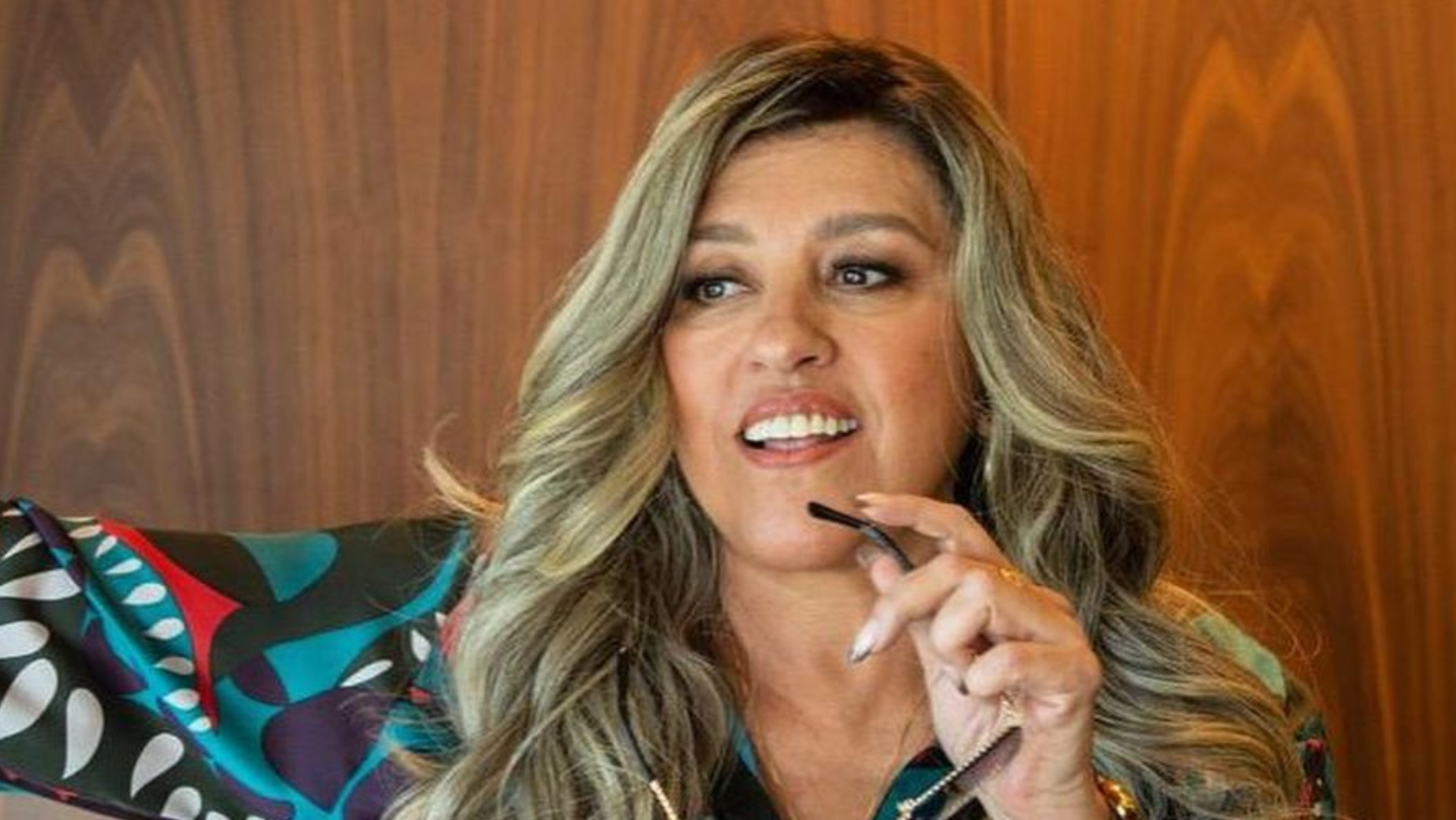Regina Casé celebra sucesso em ‘Todas As Flores’: ”Está sendo um desafio muito grande”