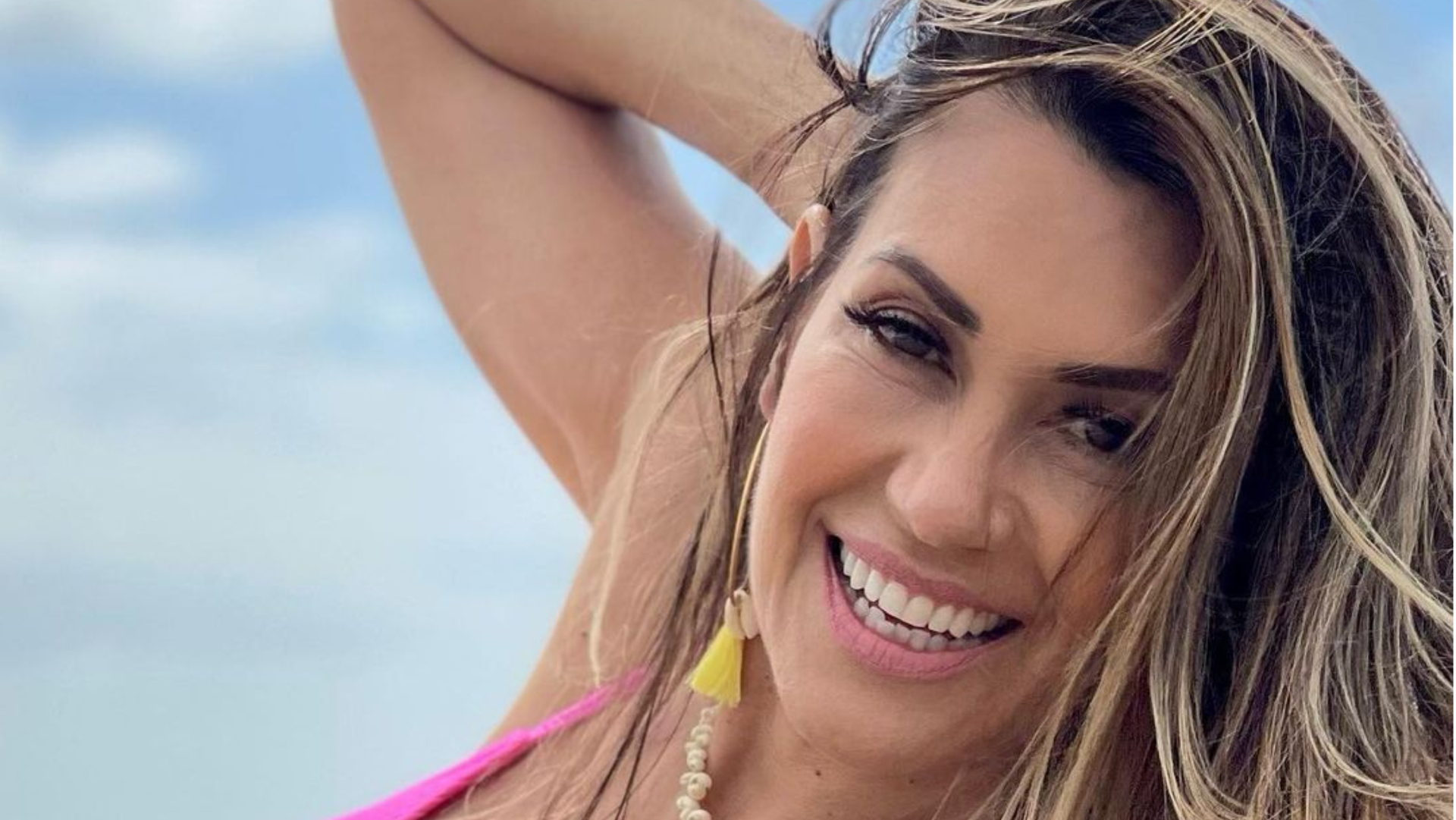 De maiô recortado, Solange Frazão revela corpaço fora do comum aos 59 anos: ”Mulherão”