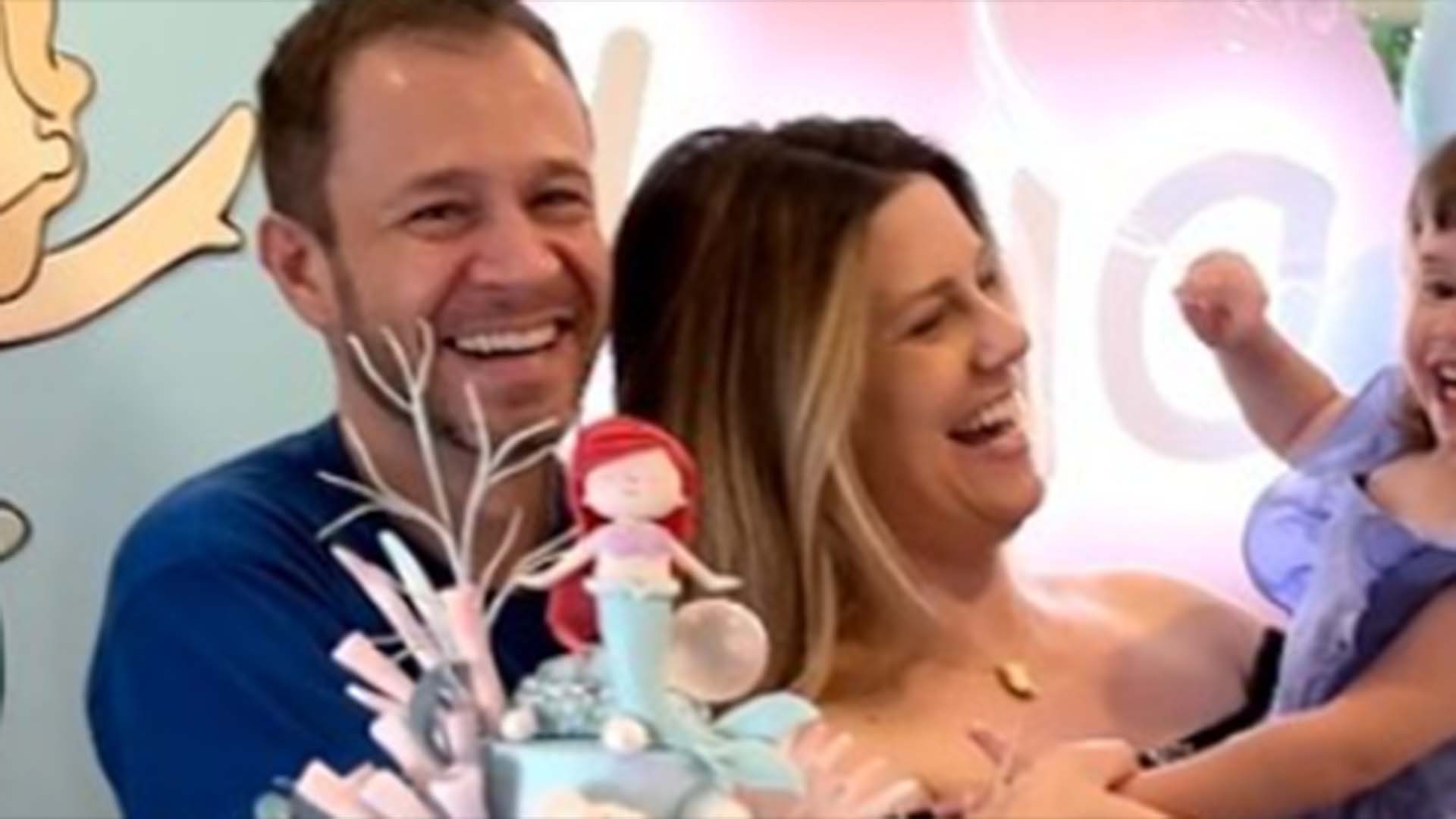 Tiago Leifert e Daiana Garbin fazem festa luxuosa para a filha, Lua