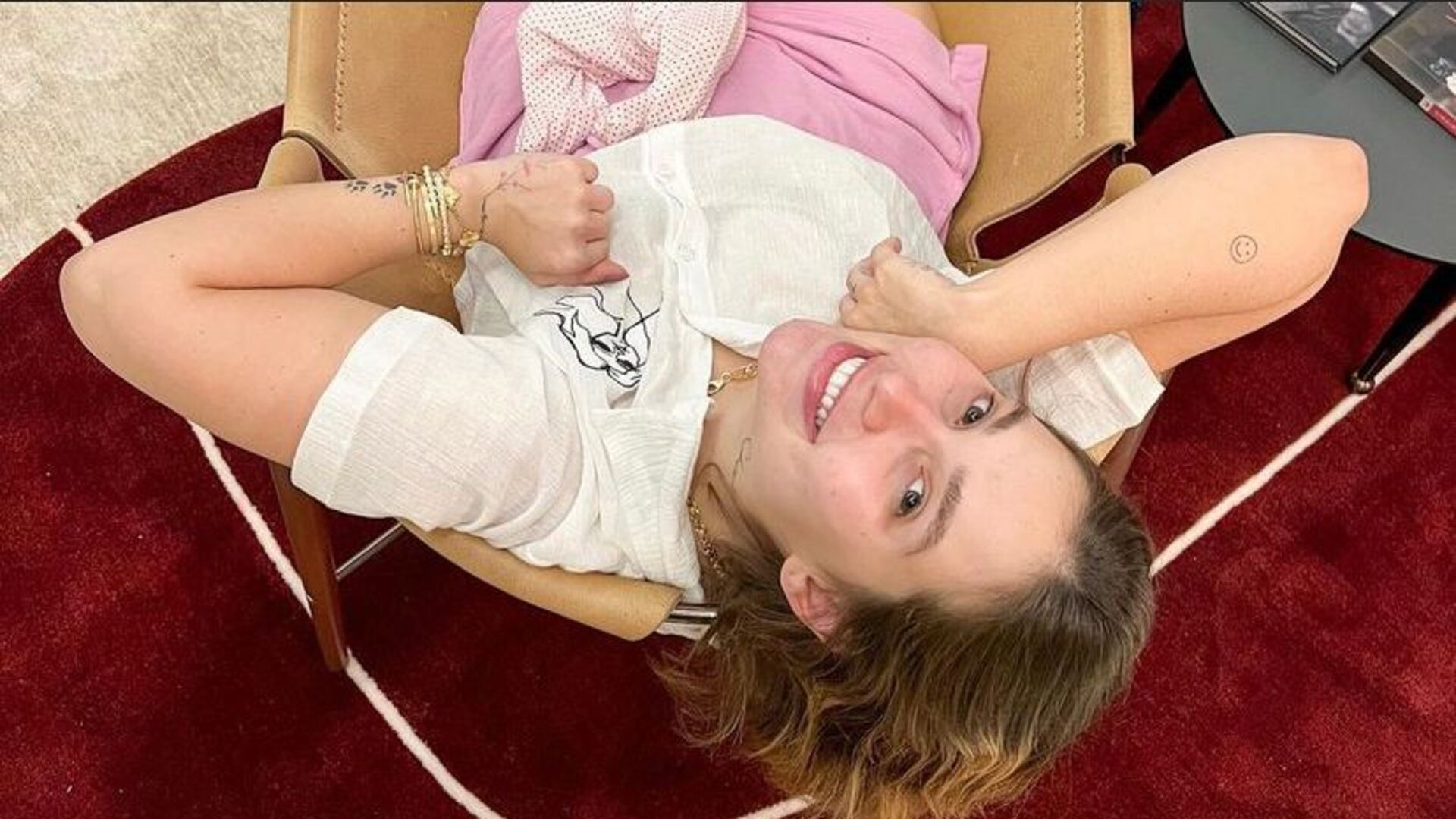Virginia Fonseca enche a web de fofura ao posar com a filha caçula Maria Flor no colo