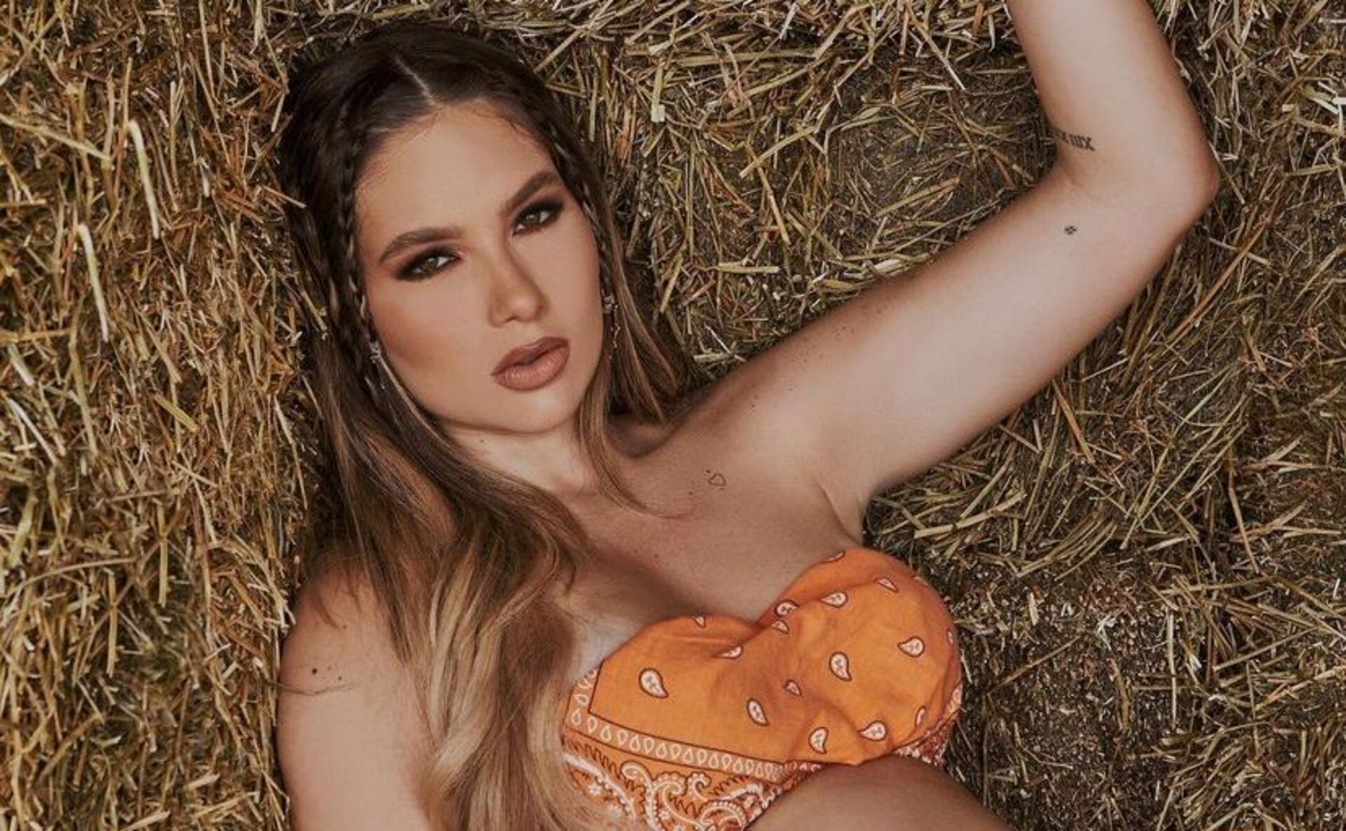 Virginia Fonseca comenta semelhança de sua filha recém-nascida com seu pai falecido
