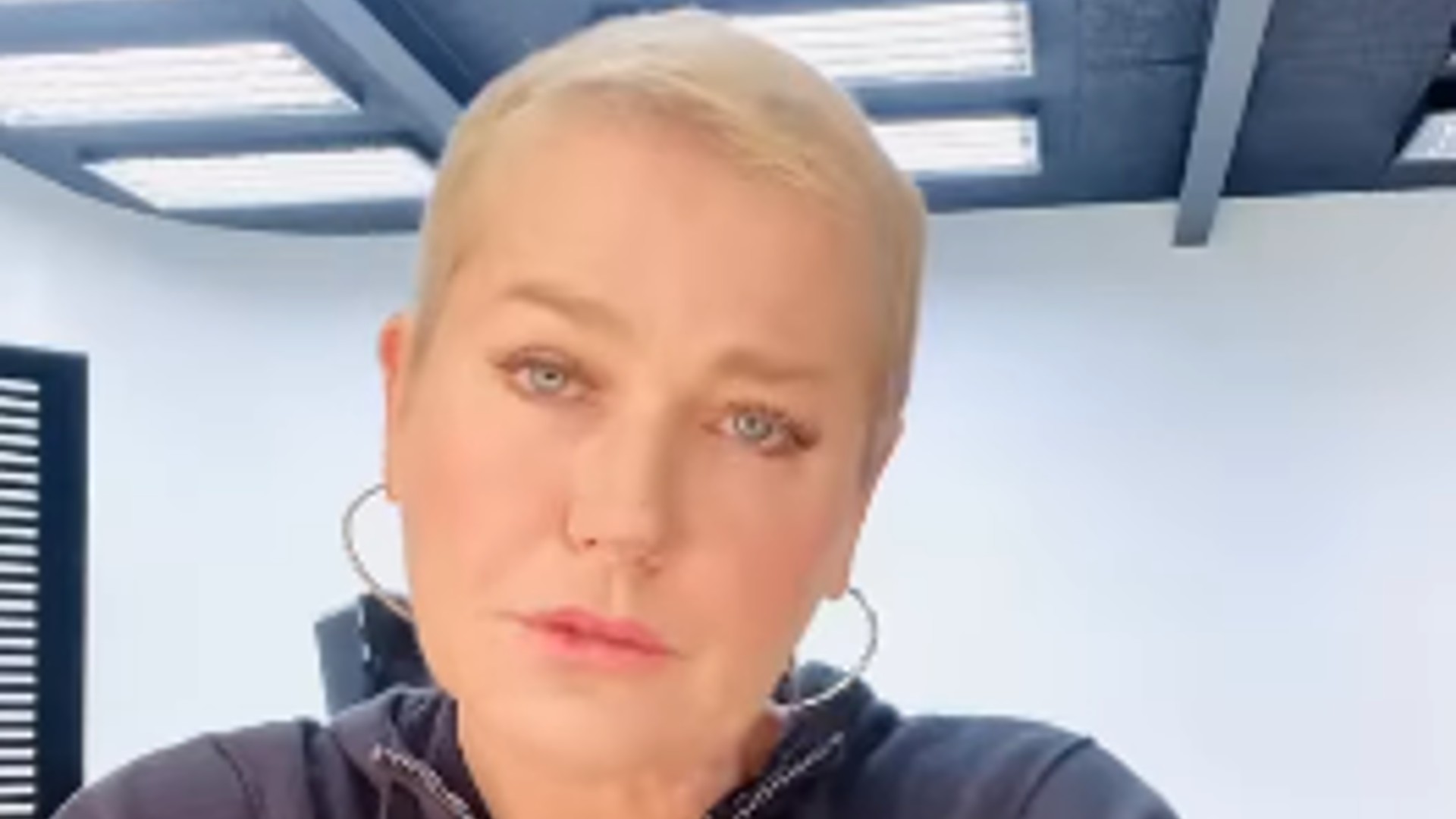 Xuxa Meneghel comove com desabafo sobre abuso sexual na infância