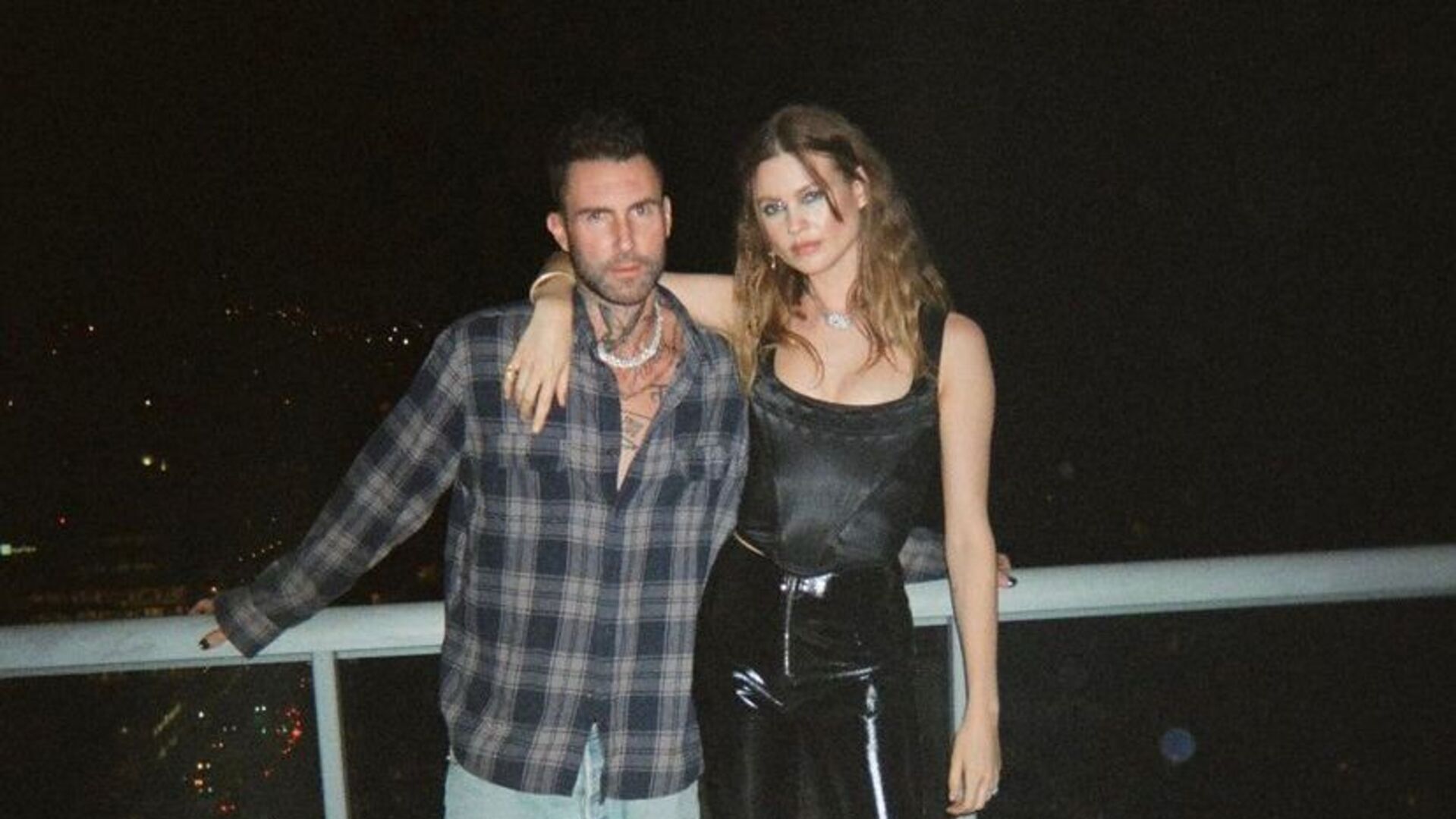 Adam Levine e sua esposa estão esperando o terceiro filho