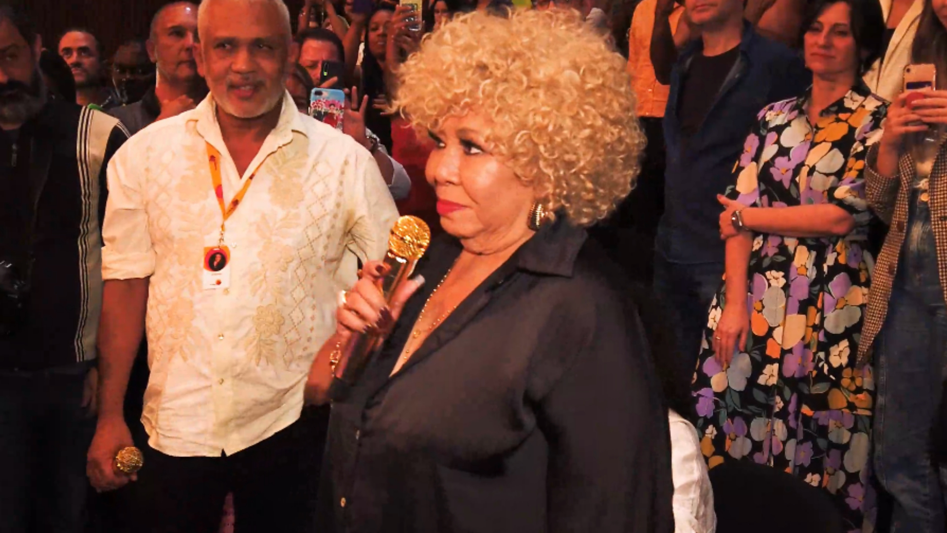 Alcione se emociona ao assistir musical em sua homenagem em São Paulo