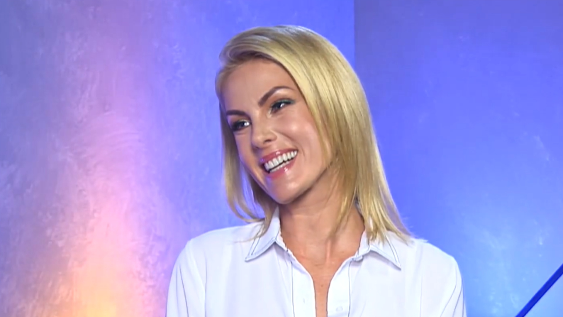 Ana Hickmann ostenta salão de beleza para pets em mansão