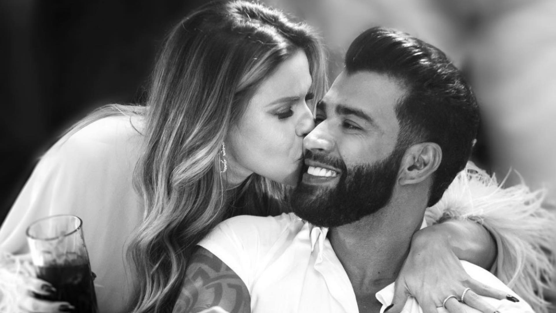 Andressa Suita encanta a web ao publicar fotos românticas ao lado de Gusttavo Lima