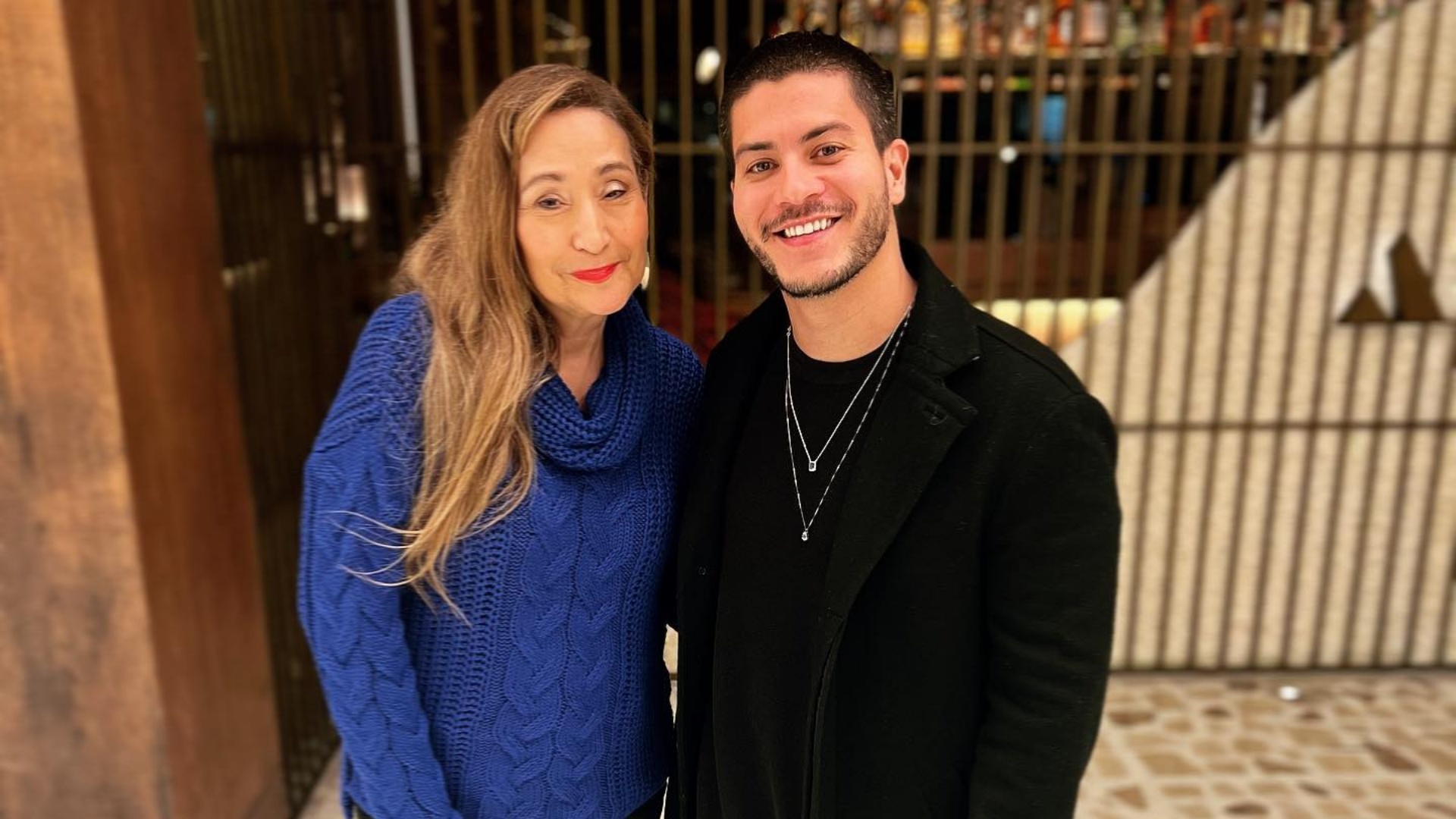 Arthur Aguiar mostra encontro com Sonia Abrão e agradece apoio durante o ‘BBB 22’