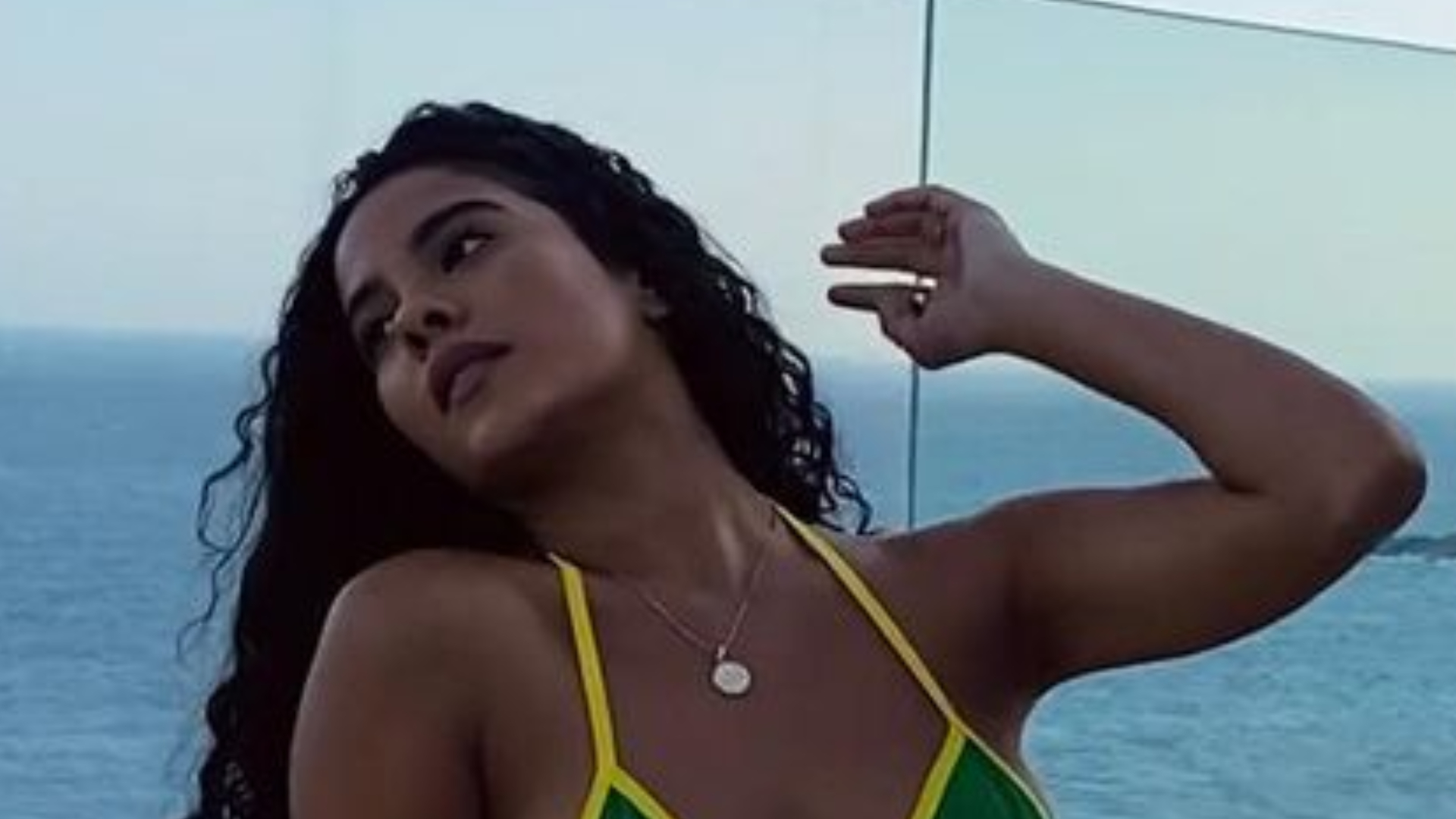 Bella Campos, a Muda de Pantanal, ostenta abdômen sarado em fotos de biquíni: ”Uau”