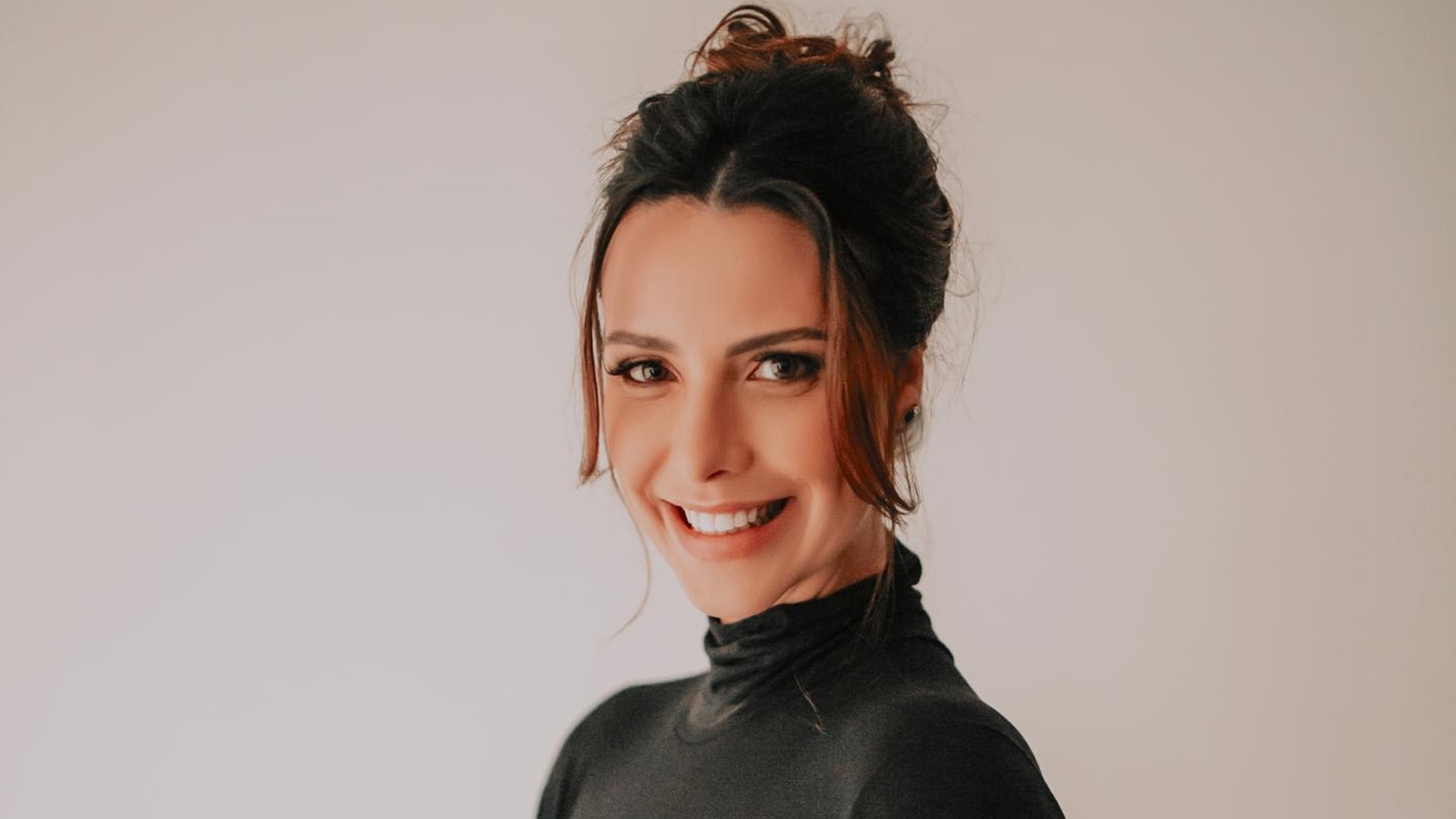 Camila Rodrigues exibe barrigão de 34 semanas e se derrete: “Mamãe está radiante”