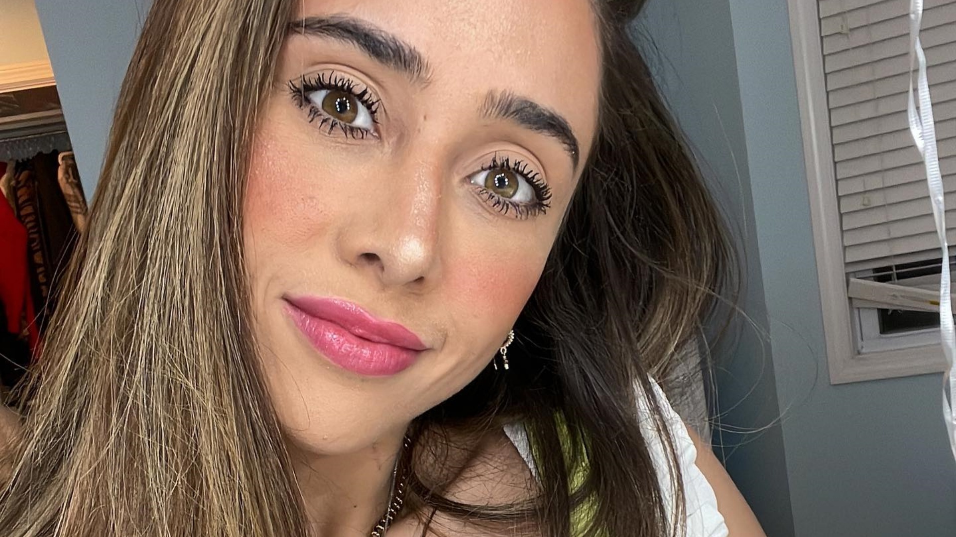 Aline Gomes fala sobre desafios de morar no exterior em seu novo livro: ”Concretizar seus sonhos”
