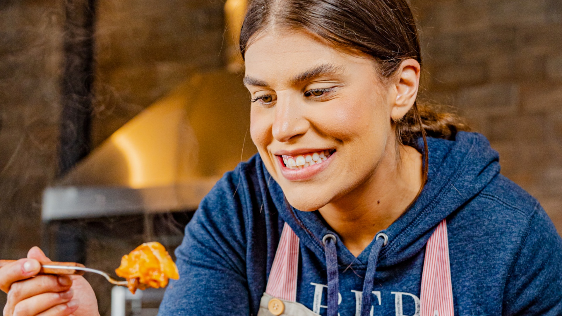 Chef Ju Lima é a churrasqueira mulher mais seguida do Instagram: ”Levar comida de qualidade”
