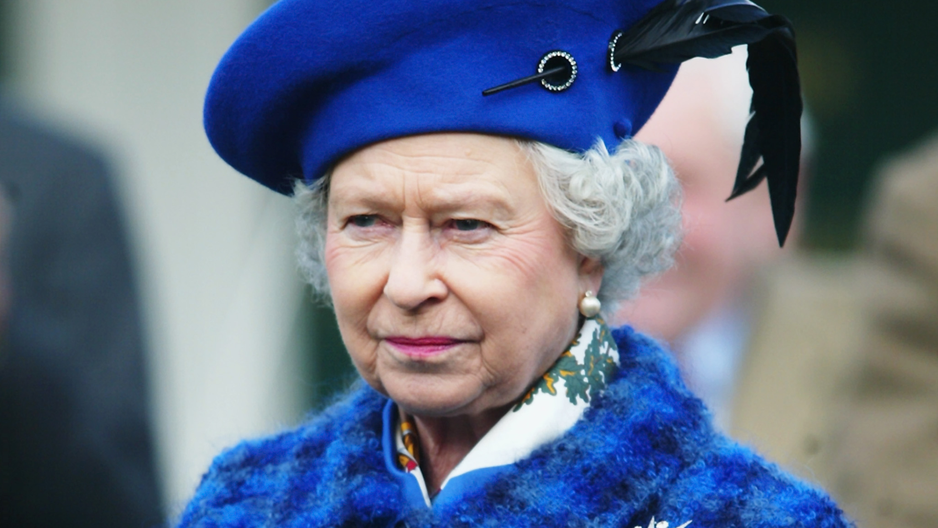 Rainha Elizabeth tinha celular secreto com apenas dois contatos; veja quem