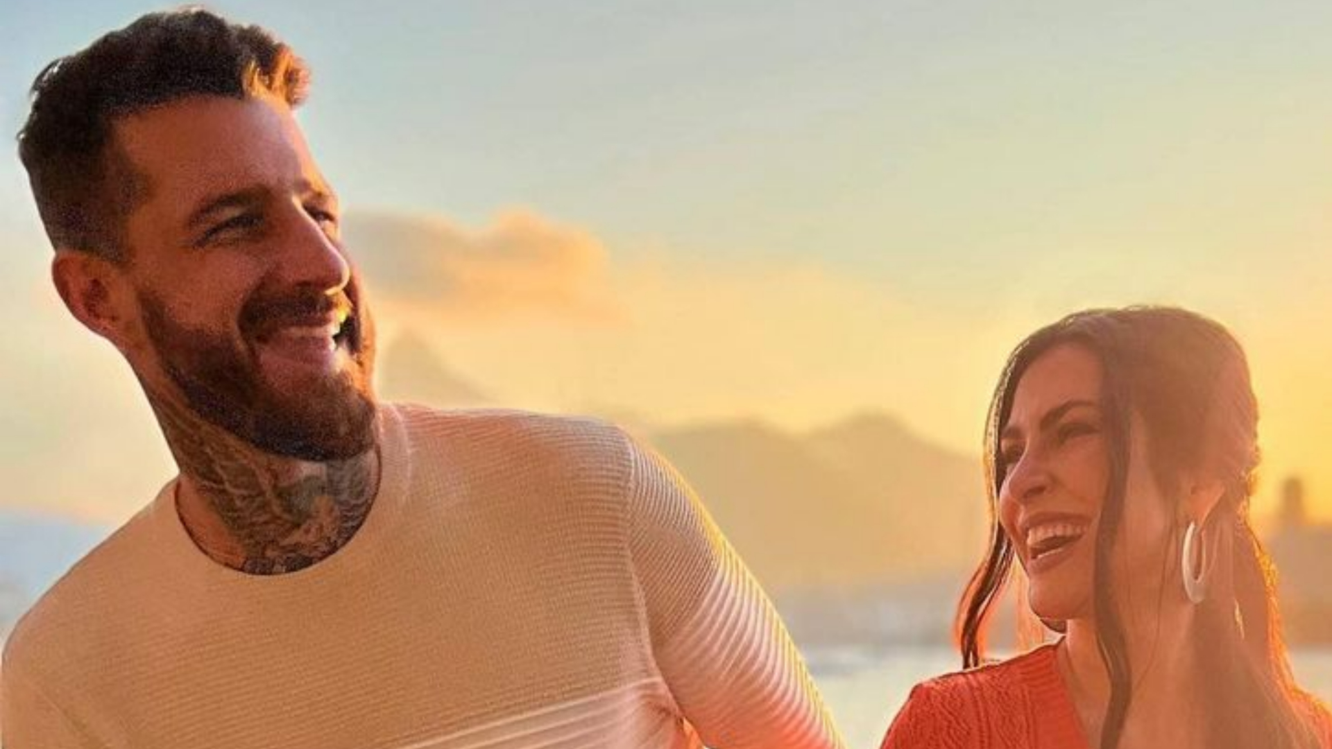Cleo esbanja alegria ao curtir final de semana com o marido e o enteado: ”Muito amor”