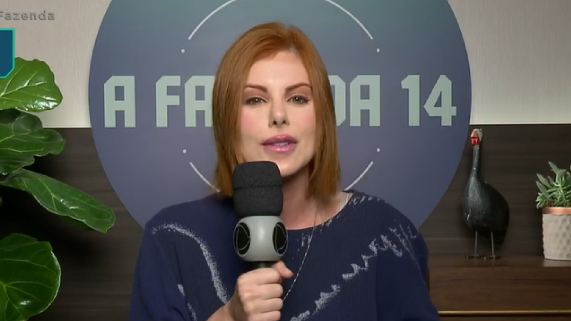 A Fazenda 14: Deborah Albuquerque promete causar: ”Admito que faço tudo pra me aparecer”