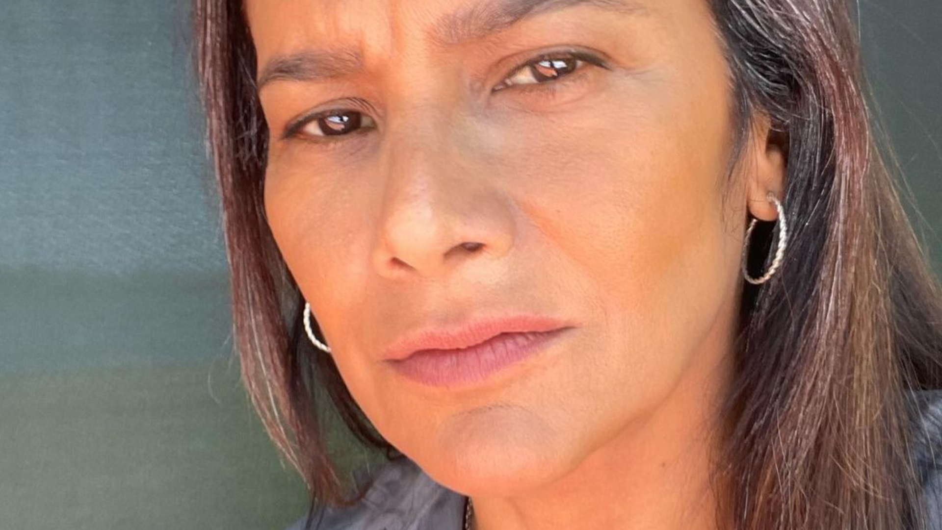 Dira Paes surge de cabelos brancos na reta final de ‘Pantanal’: ”Já começo a me despedir”