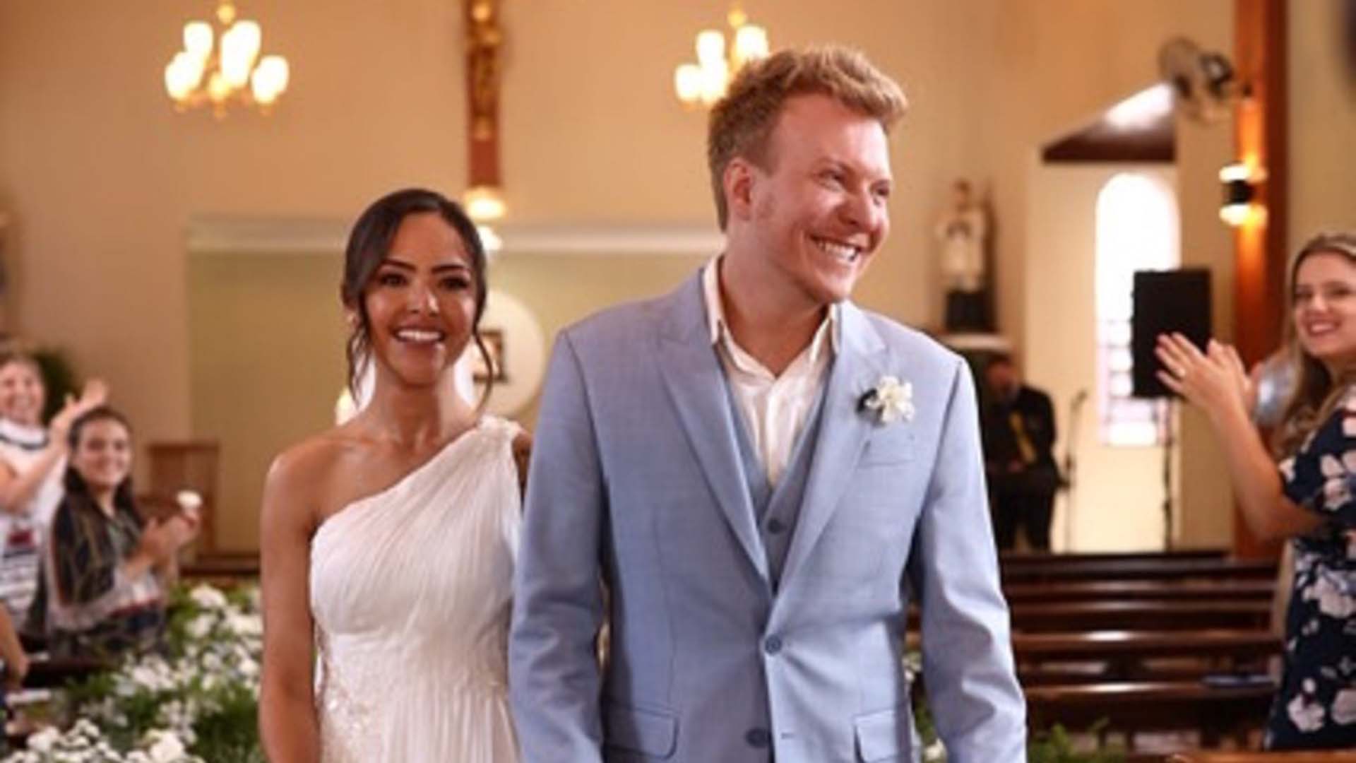 Saiba o valor de um dos vestidos de noiva de Gabi Luthai para seu casamento com Teo Teló