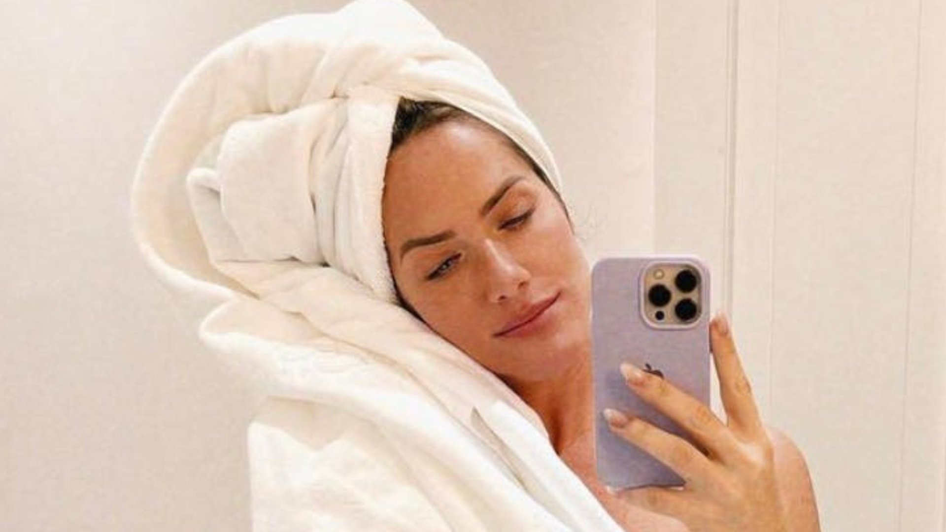 Giovanna Ewbank cobre os seios apenas com toalha e arranca elogios: ”Maravilhosa”