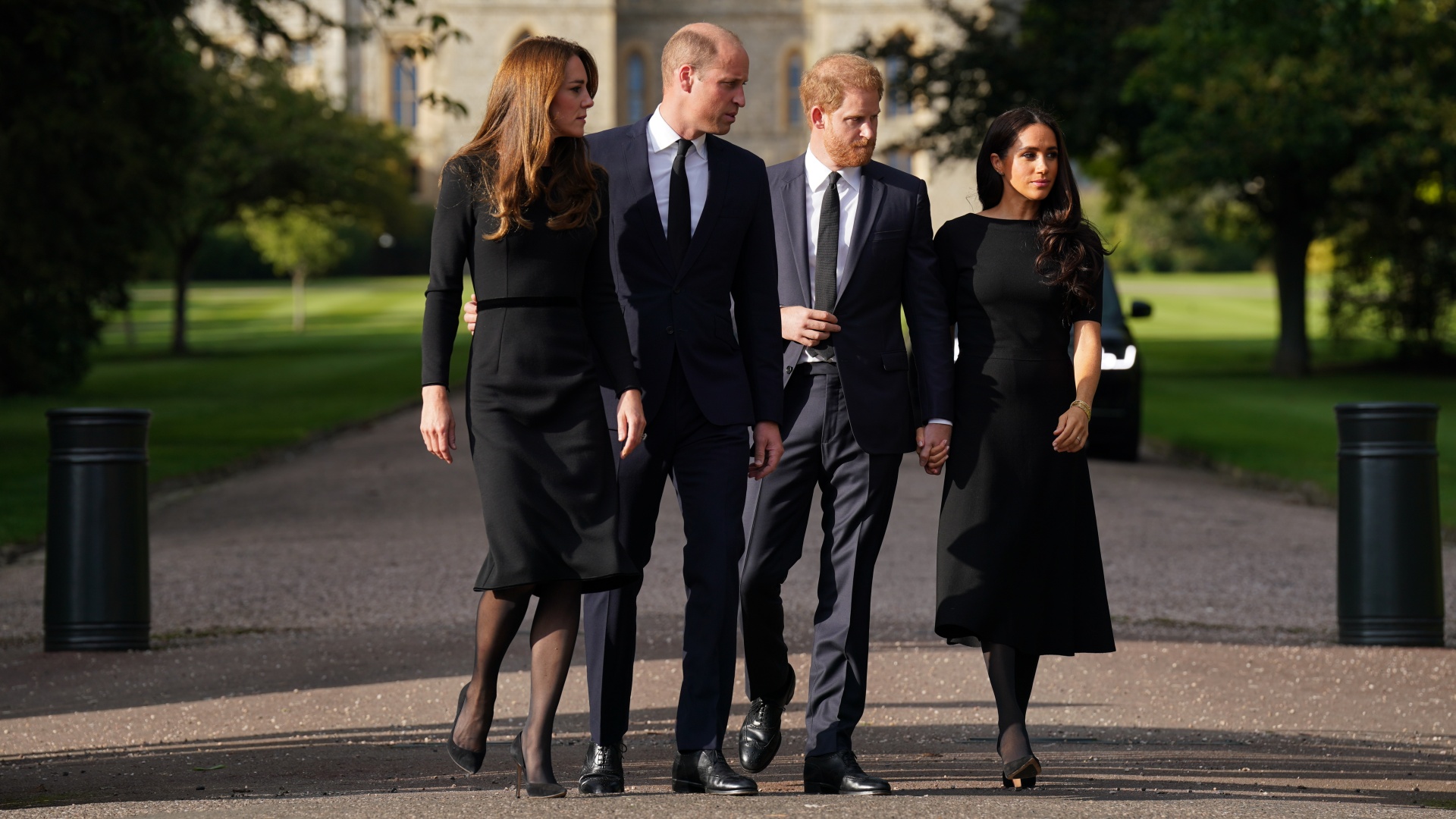 Harry auxiliou Meghan para não quebrar protocolo em reencontro de paz com William e Kate