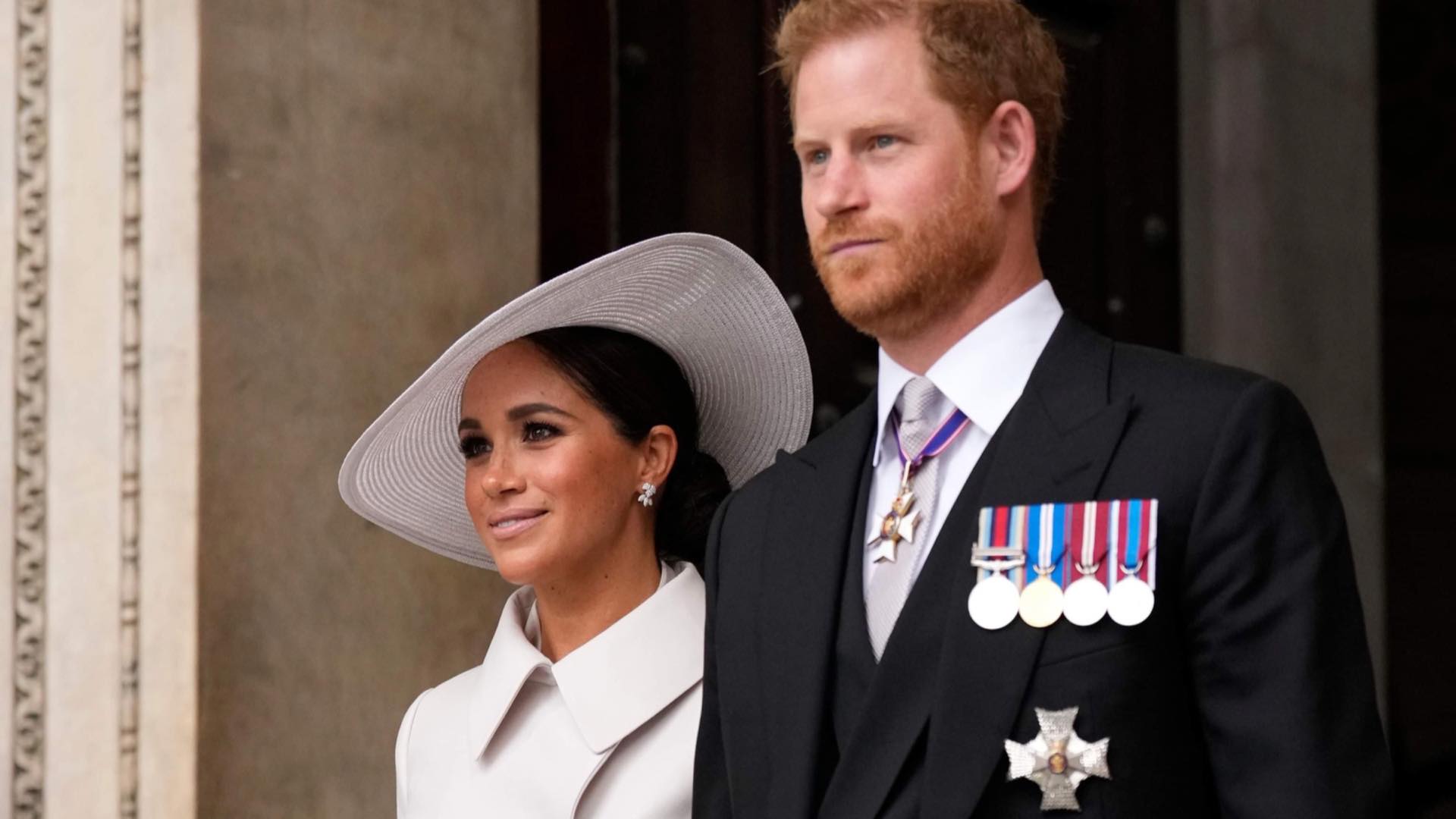 Meghan Markle e Príncipe Harry não vão participar da recepção de Charles III com líderes mundiais