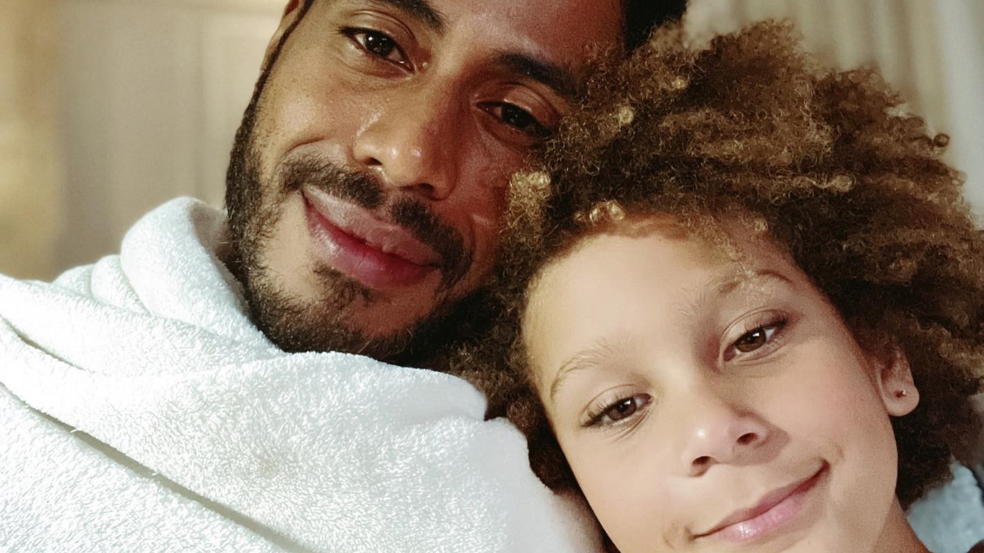 Ícaro Silva divide cliques encantadores ao lado do filho de Aline Wirley e Igor Rickli
