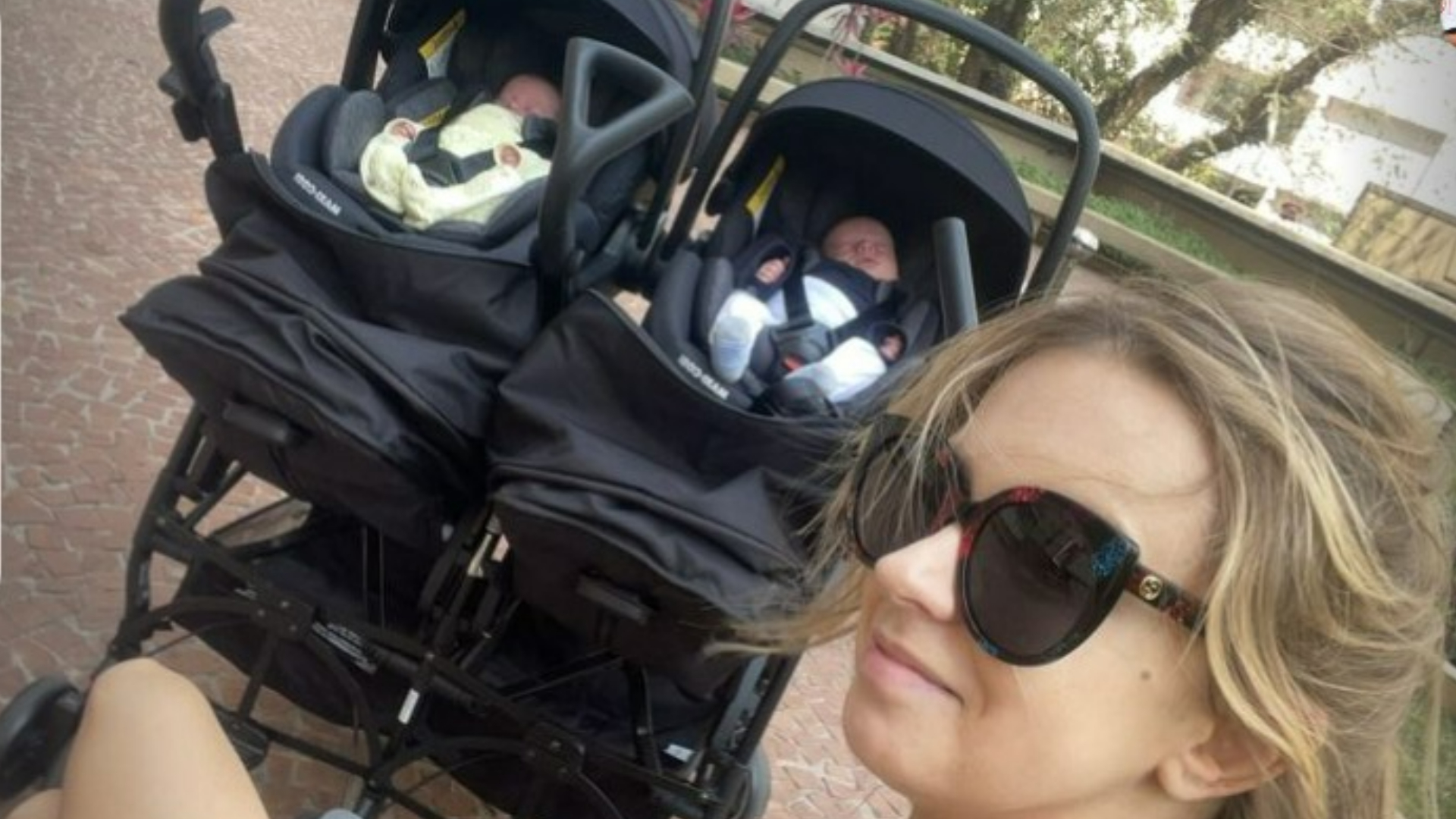Isabella Scherer faz primeiro passeio na companhia dos filhos gêmeos