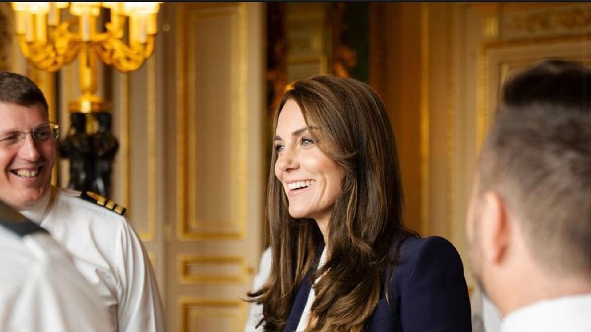 Kate Middleton, a Princesa de Gales, recebe a Marinha Britânica no Castelo de Windsor