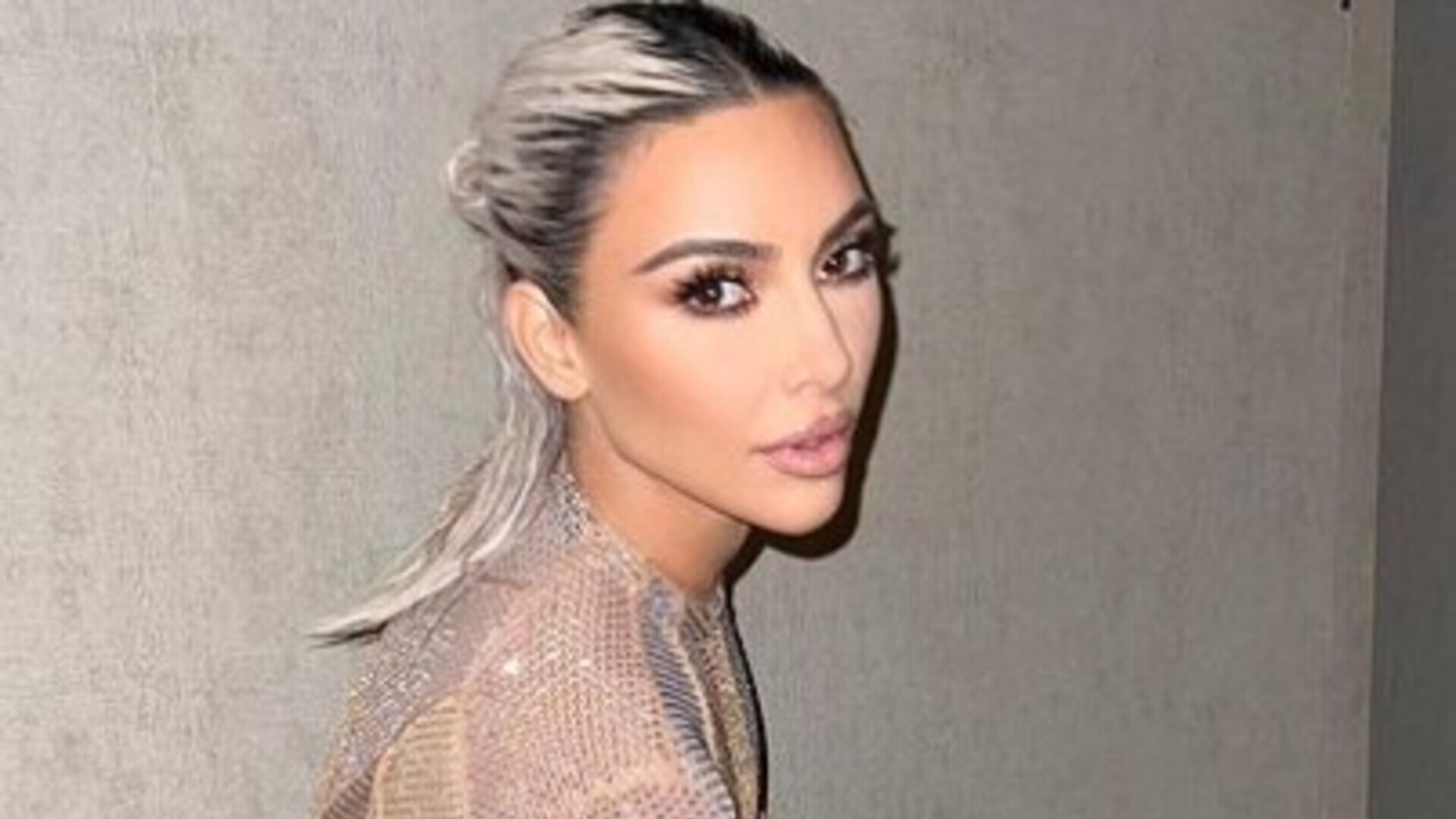 Kim Kardashian compra nova mansão avaliada em R$ 363 milhões