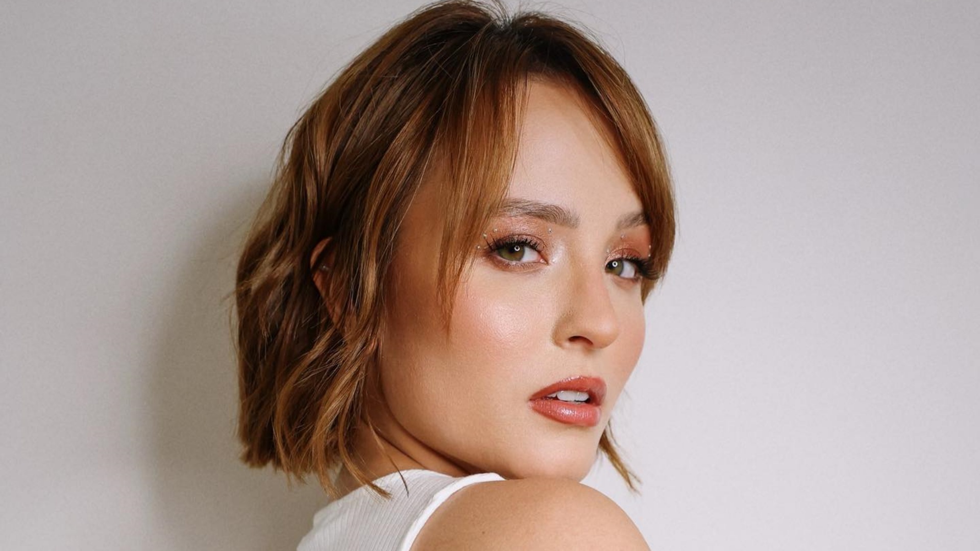 Larissa Manoela exibe novas tatuagens e revela significados