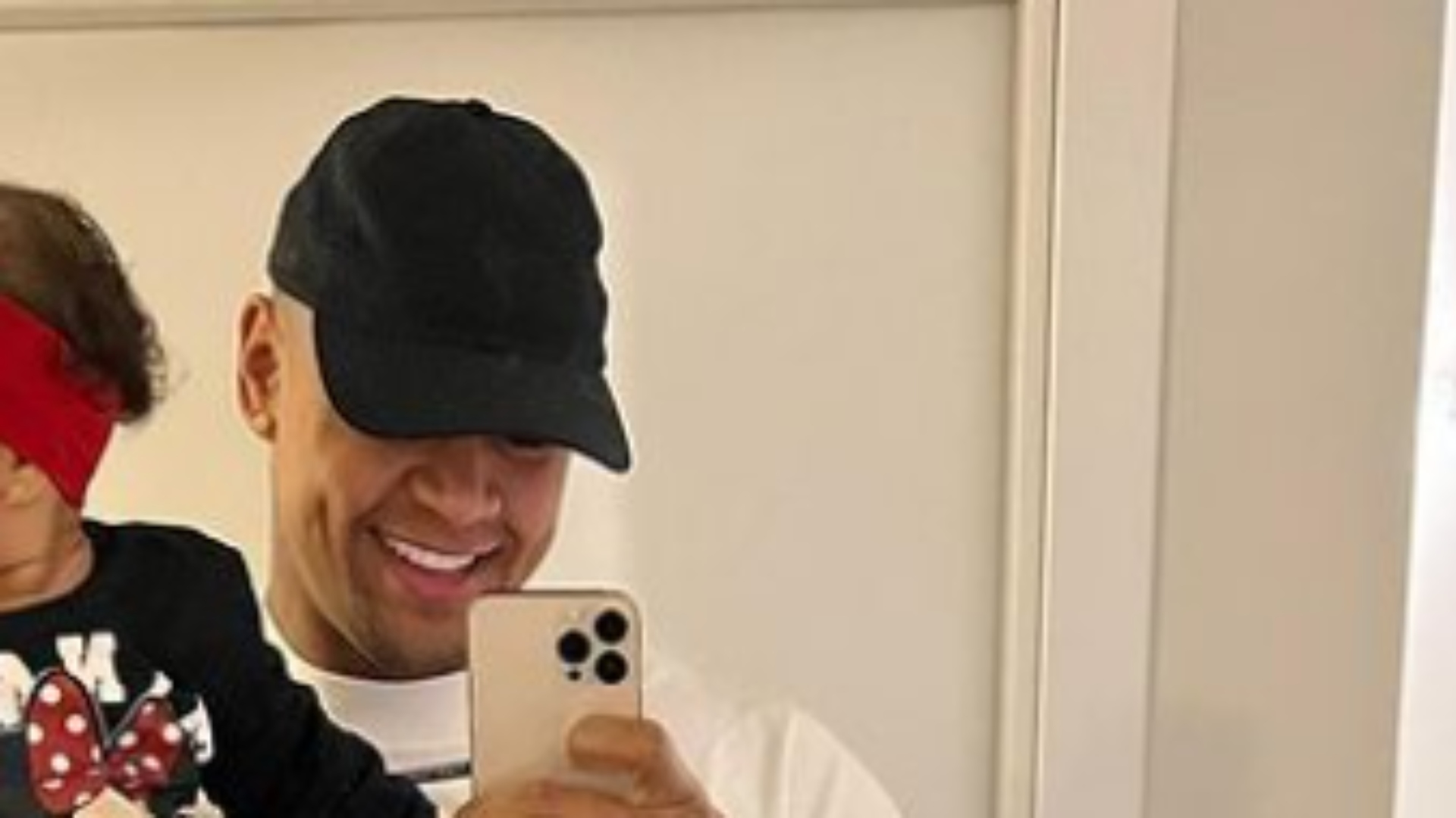 Léo Santana exibe foto fofíssima da filha: “Minha parceirinha”
