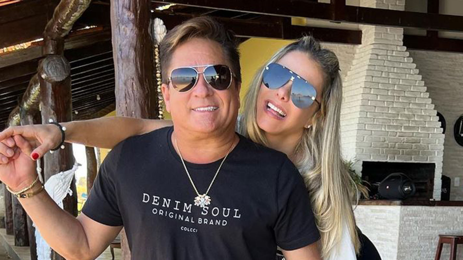 Esposa de Leonardo é questionada sobre suposta gravidez e dá resposta direta