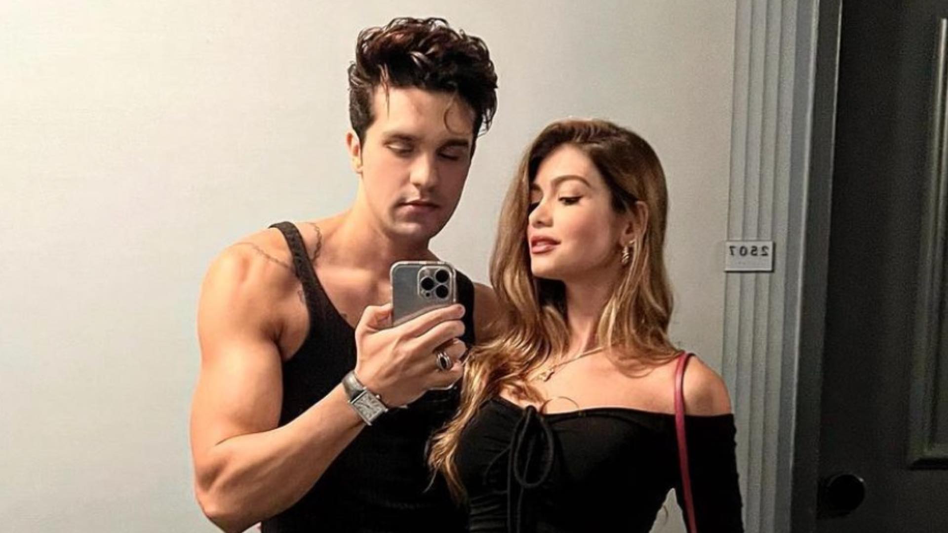 Luan Santana posa ao lado da noiva, Izabela Cunha, esbanjando amor: “Casalzão”