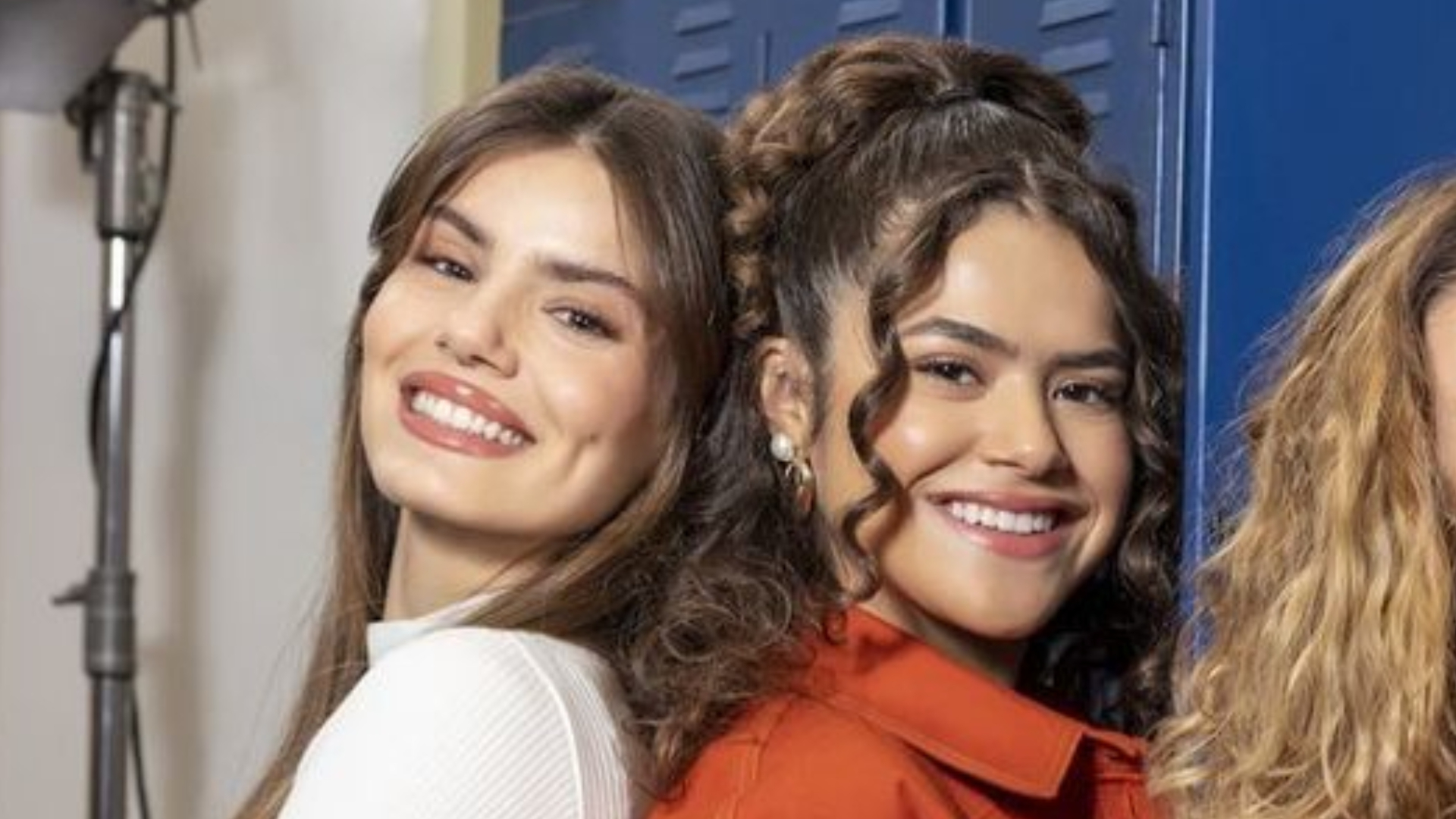 Maisa Silva e Camila Queiroz iniciam gravações da 2ª temporada da série ‘De Volta aos 15’