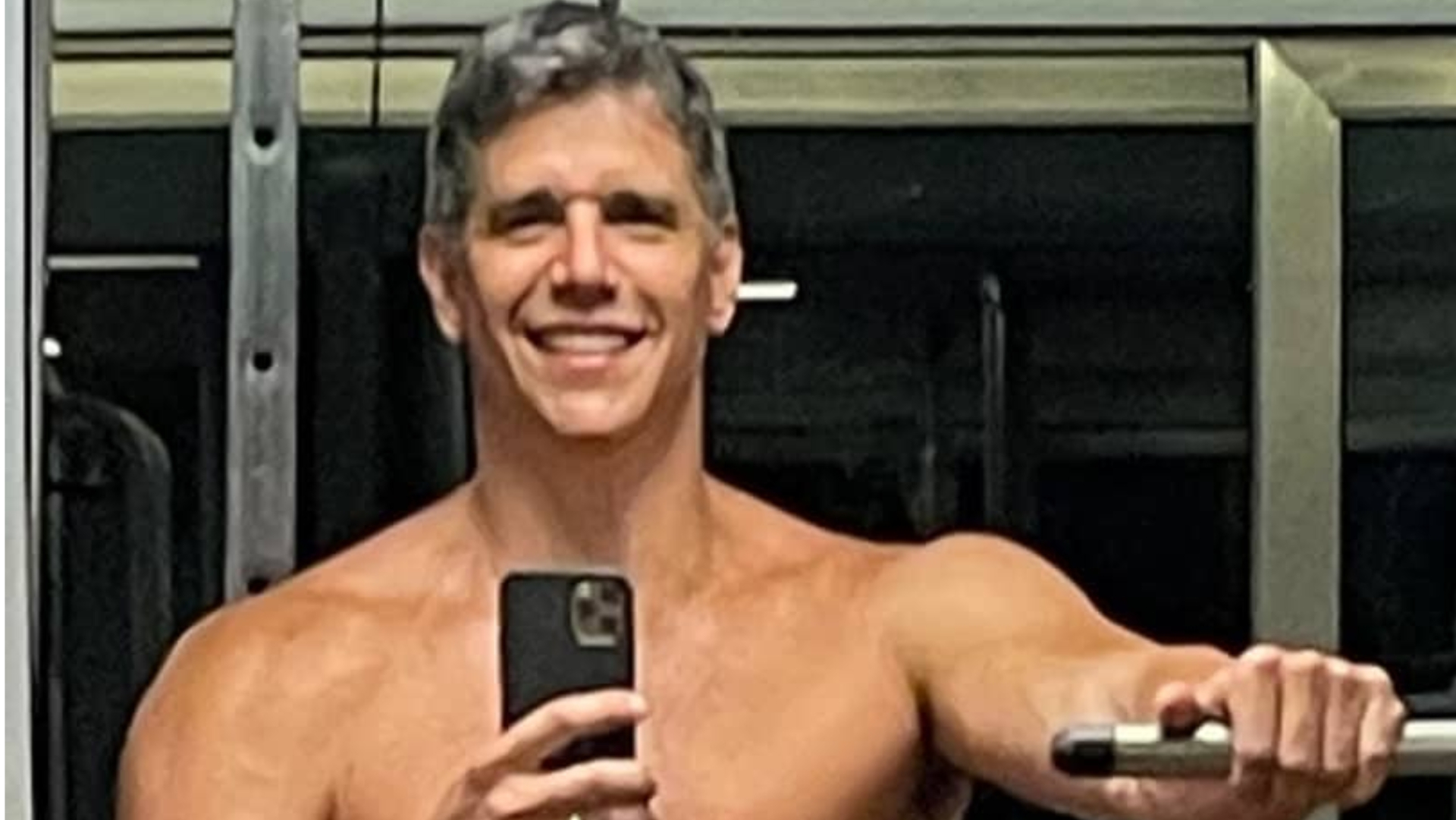 Márcio Garcia impressiona ao mostrar academia de sua mansão: ”Muito lindo”