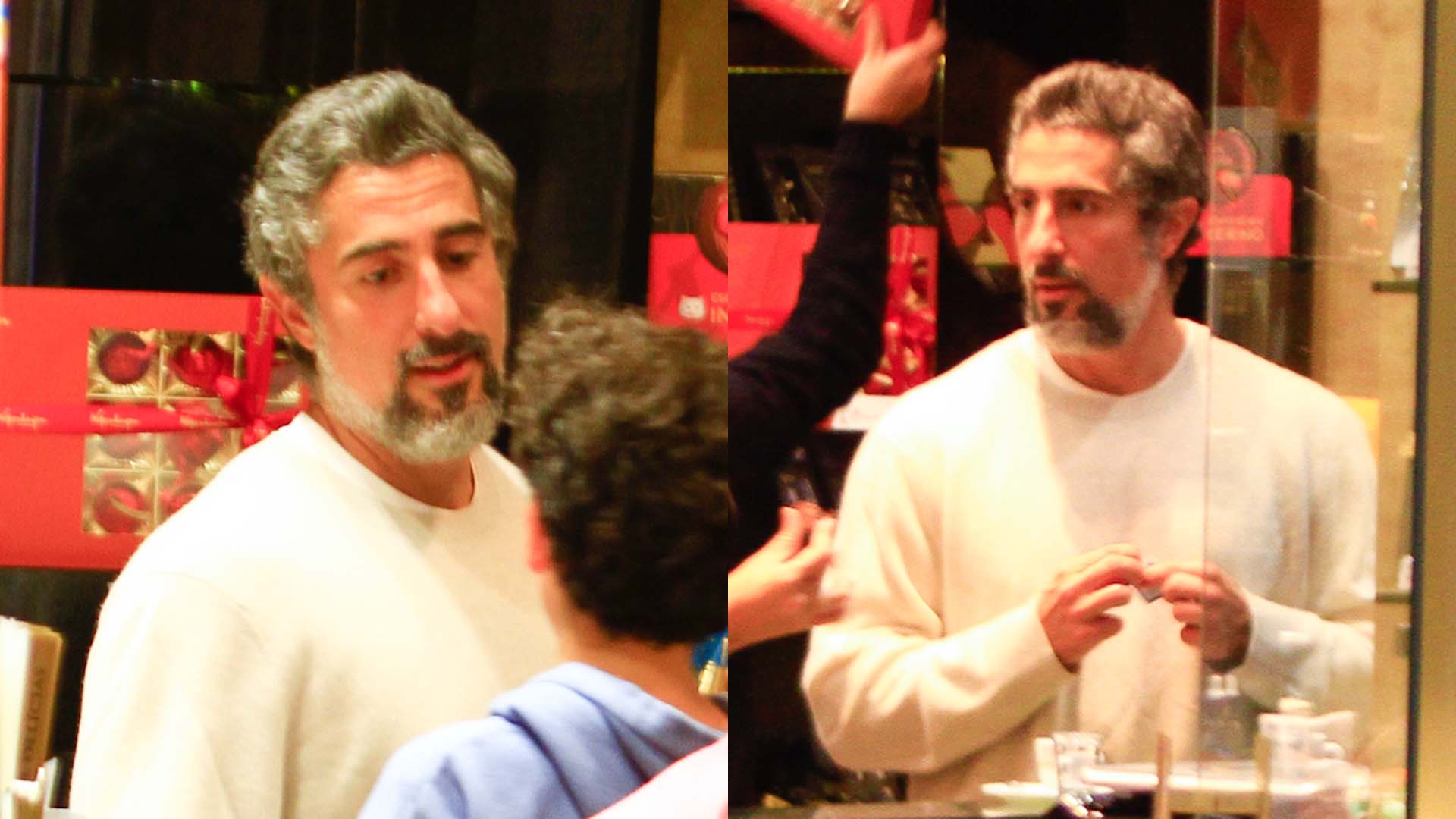Marcos Mion é visto curtindo a folga no shopping com a família
