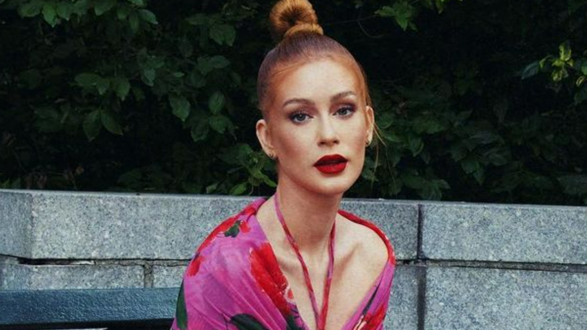 Marina Ruy Barbosa exibe curvas esculturais ao usar um vestido curtinho super colado: ”Lindeza!”