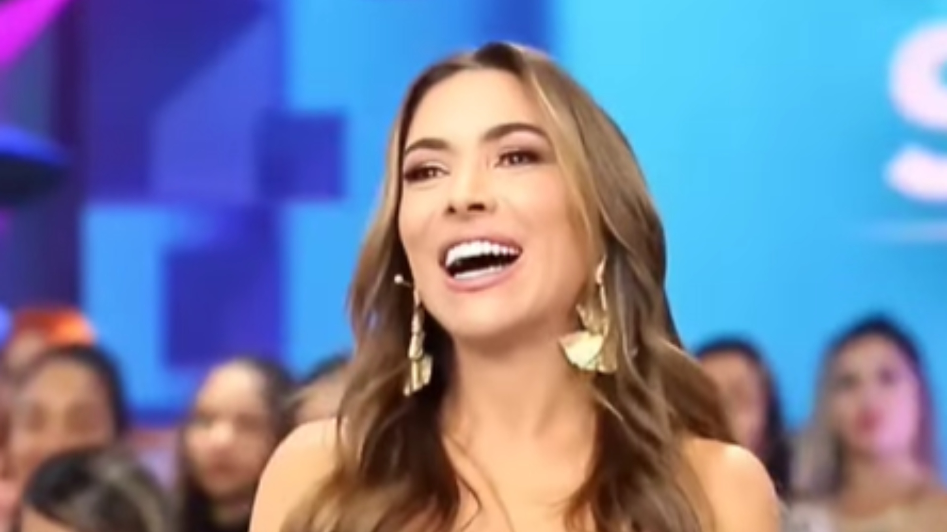 Patrícia Abravanel se emociona com retrospectiva: ‘Somos um sopro’