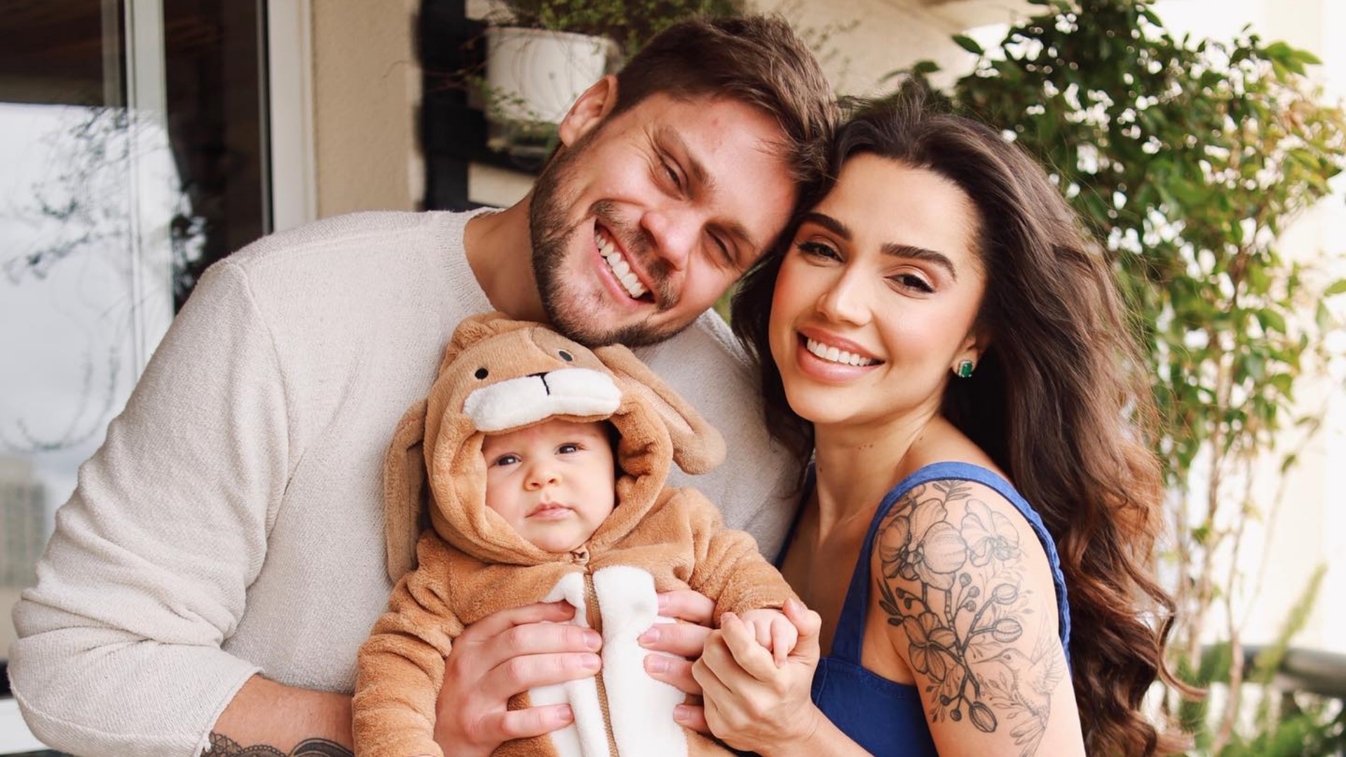 Paula Amorim e Breno Simões encantam ao comemorar os três meses do filho, Theo: “Viva”