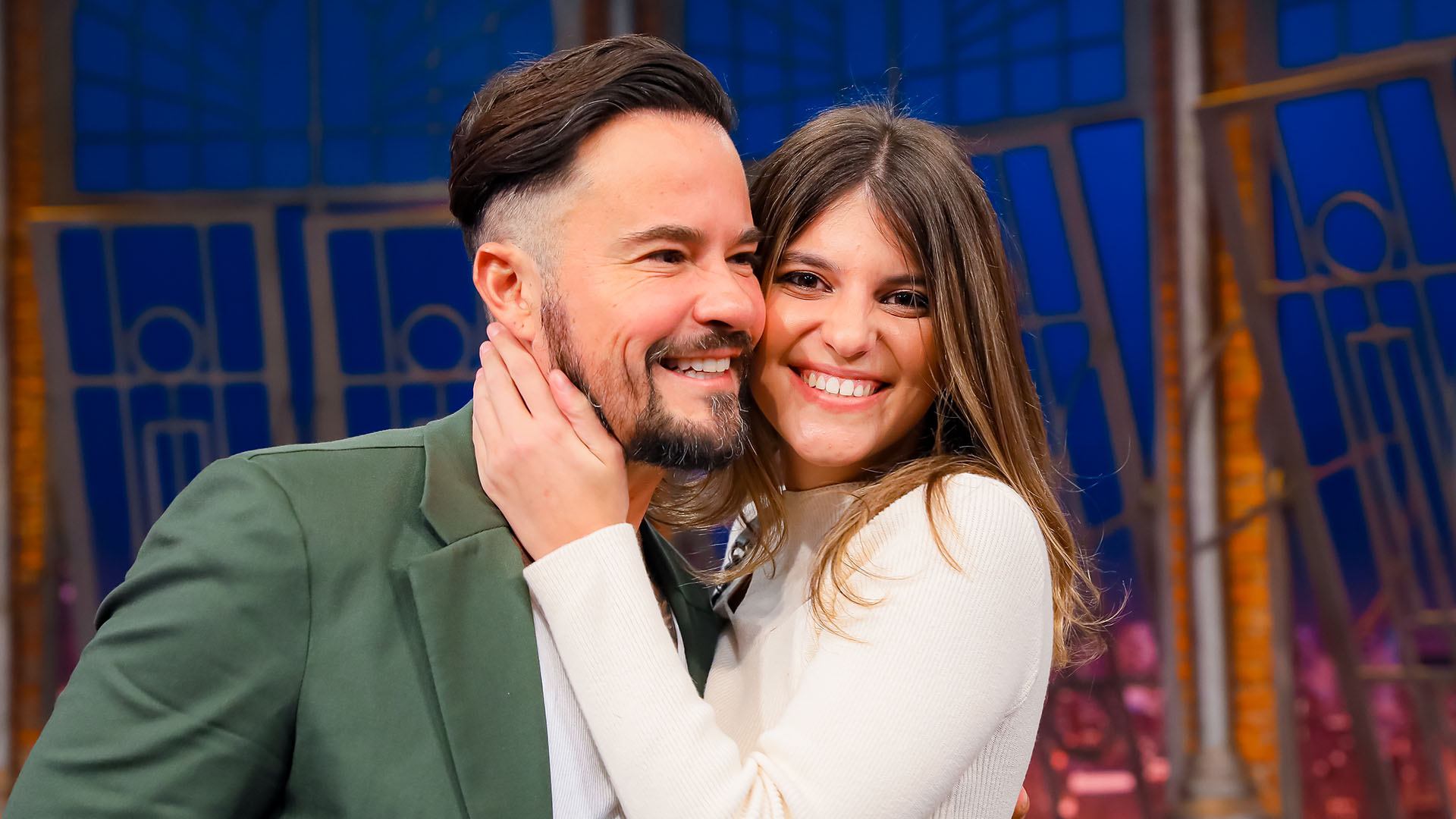 Paulo Vilhena se declara para a namorada no The Noite
