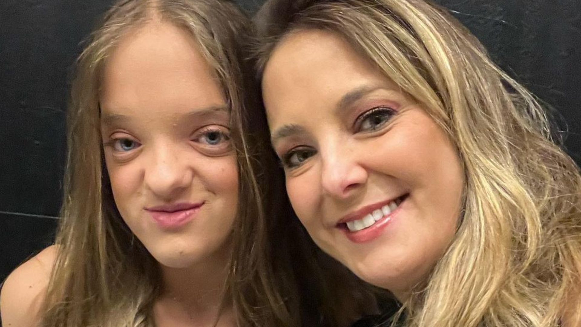 Filha de Ticiane Pinheiro surge estilosa de vestido para festa e recebe elogios: ”Uma mocinha”