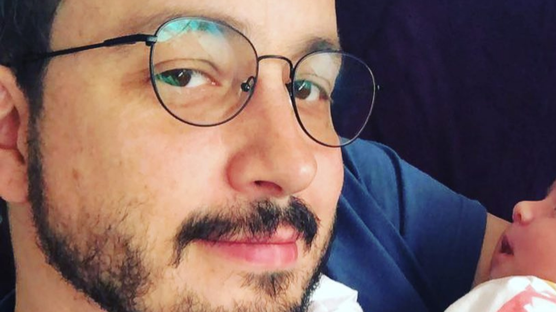 Rafael Cortez se derrete ao postar foto com a filha, Nara: “É puxado, mas vale cada segundo”