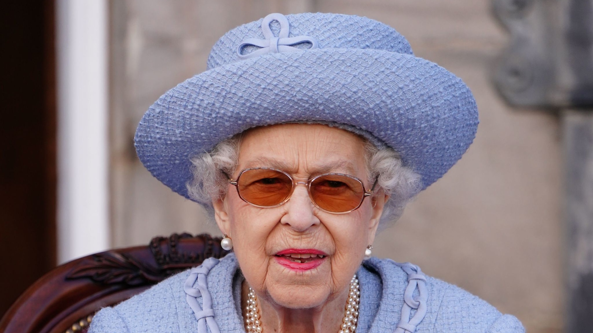Rainha Elizabeth II proíbe bisnetos de jogarem após brigas feias