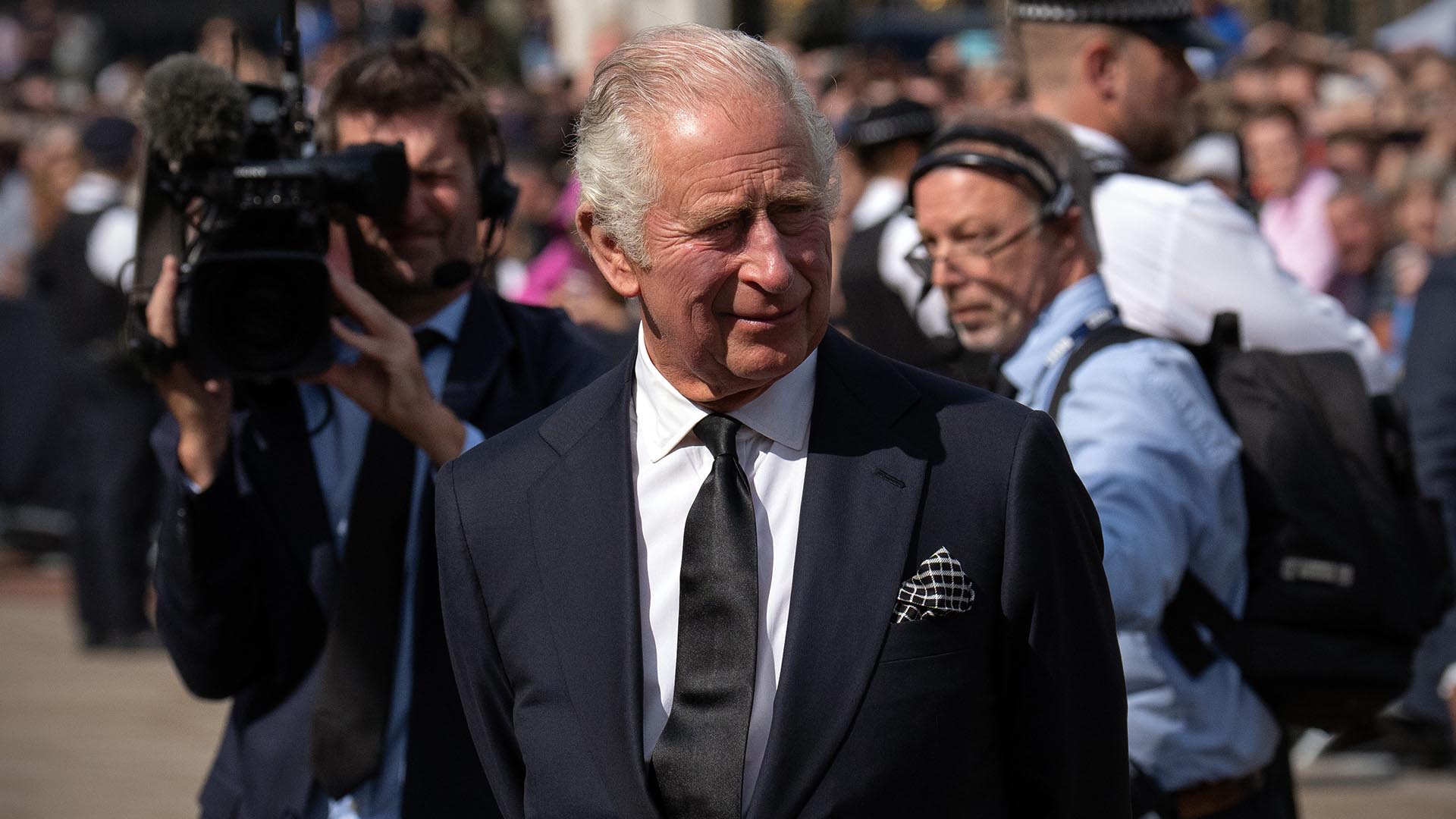 Rei Charles III faz a primeira aparição após a morte da Rainha Elizabeth II