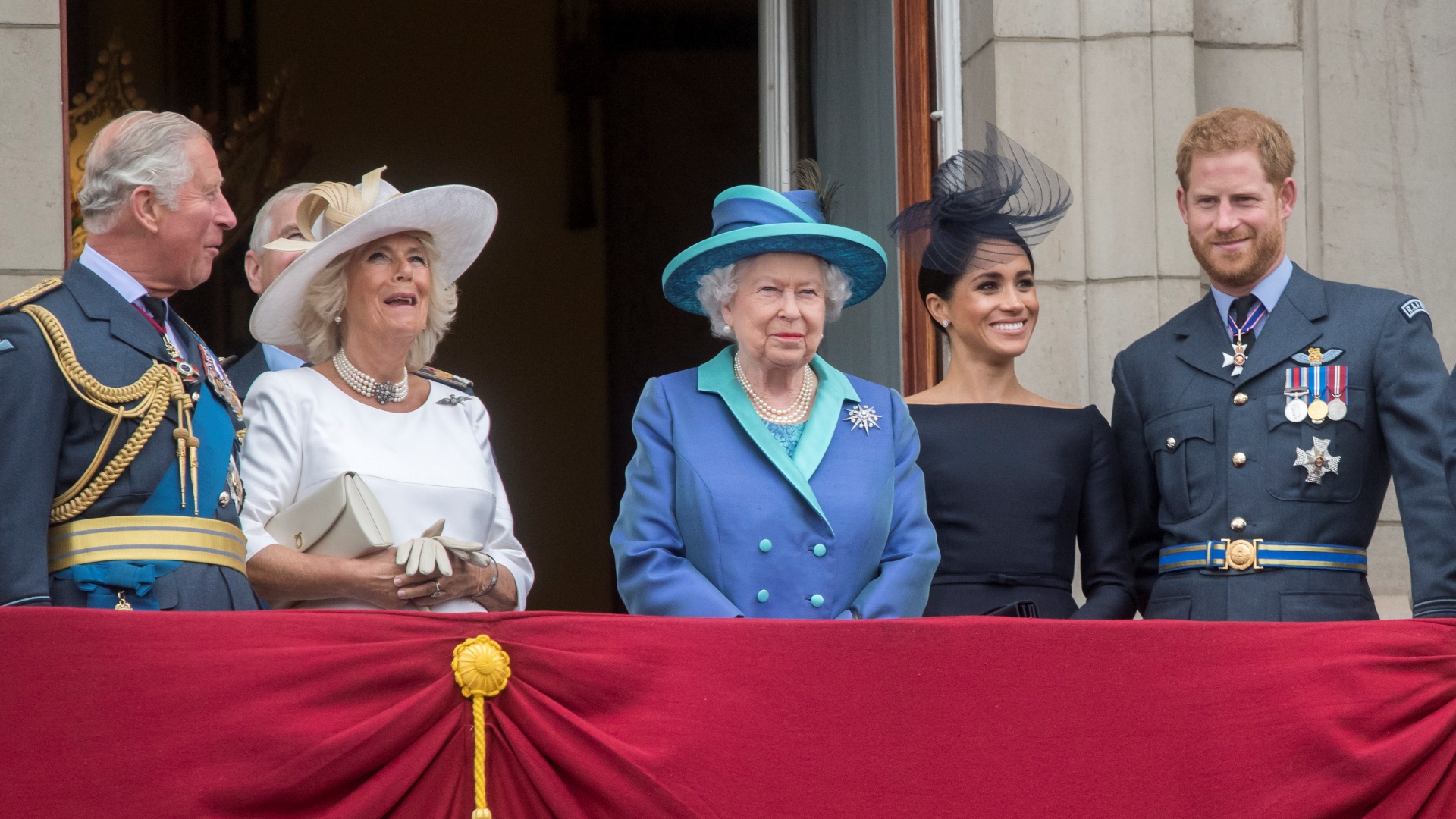 Filhos do príncipe Harry e Meghan Markle vão receber títulos reais com restrições